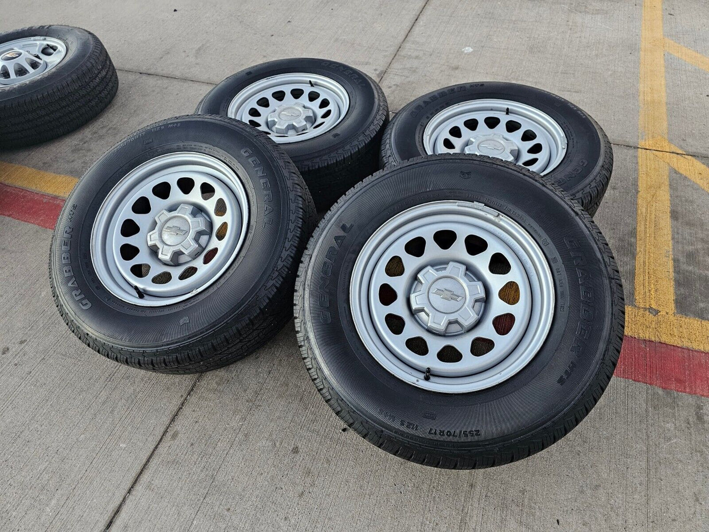 17" Chevy Silverado OEM wheels rims tires Tahoe Colorado 8130 GMC Canyon