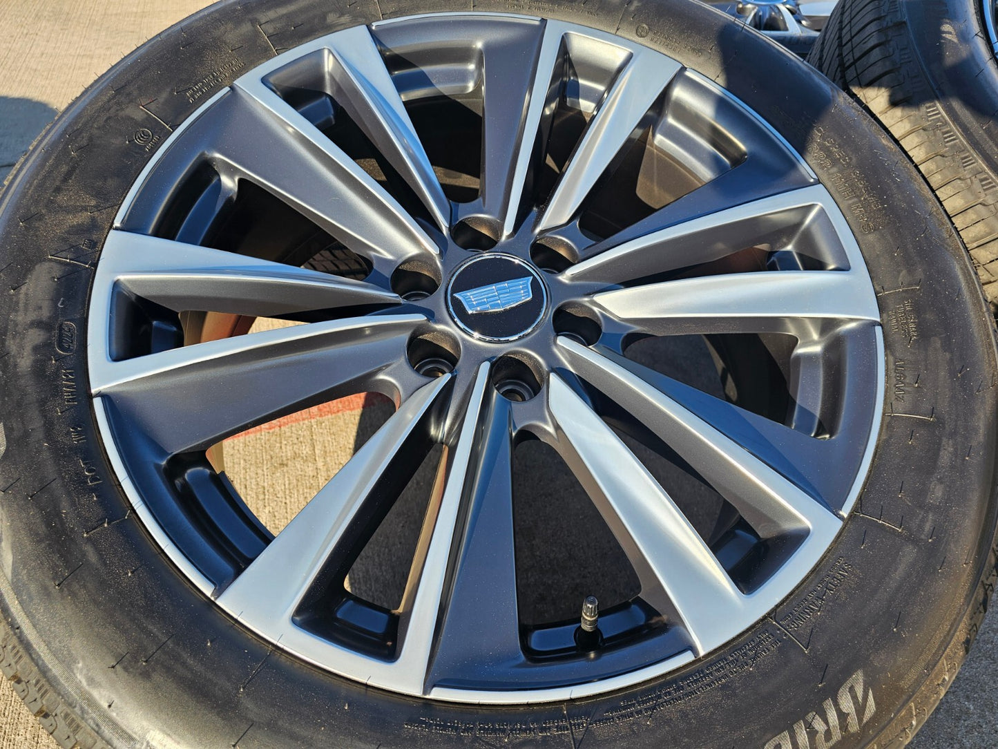 22" Cadillac Escalade Platinum OEM wheels rims tires 2024 2025 2026 NEW