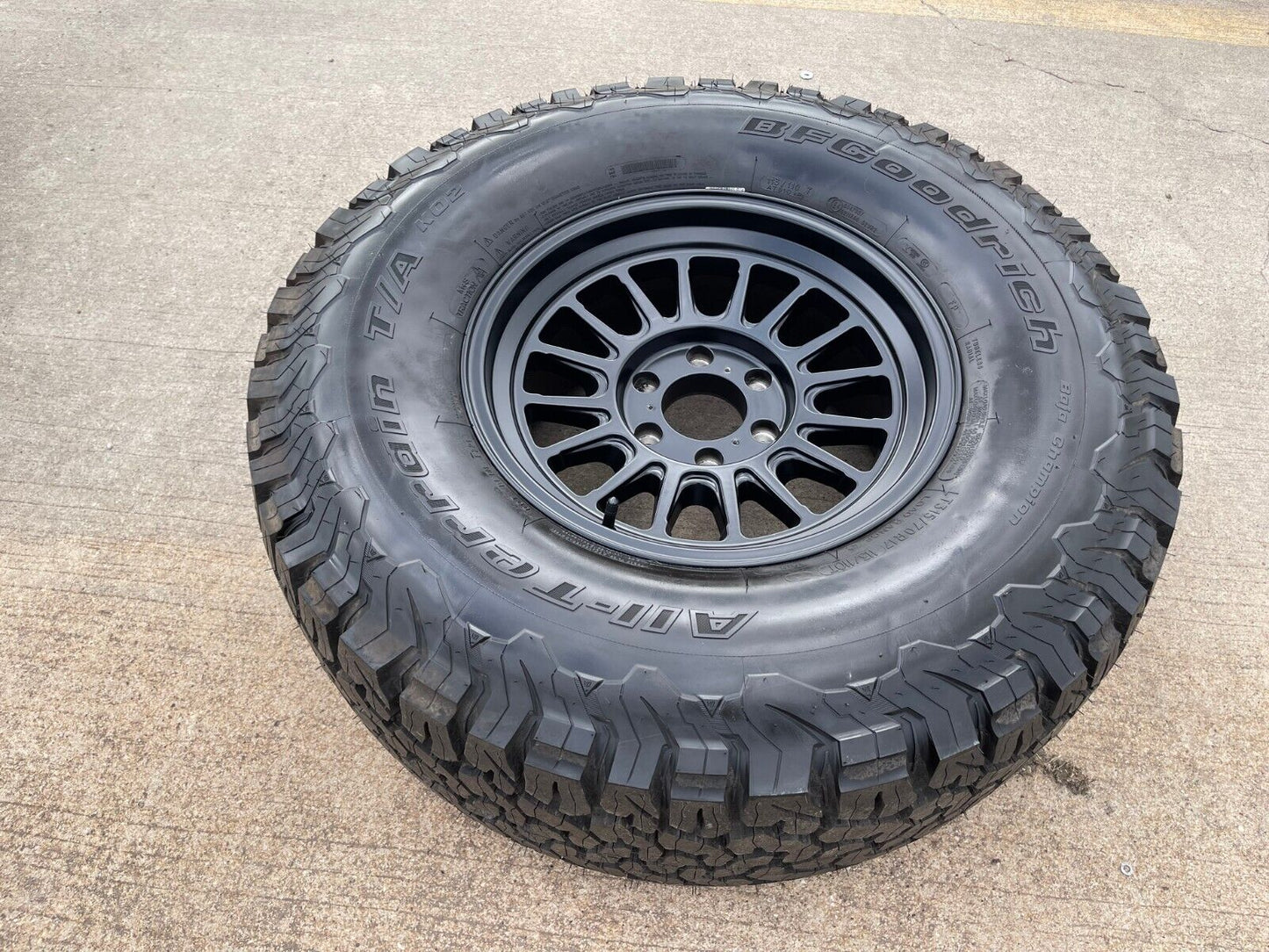 17" 17x8.5 KMC KM724 Impact OL Ford F-150 Raptor rim wheel tire 35" BFG