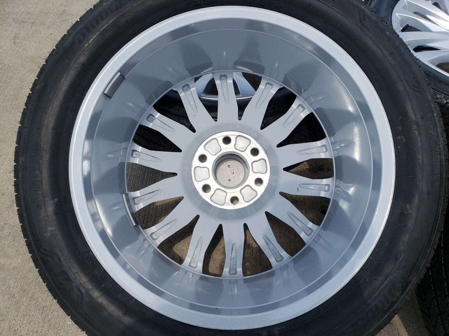 22" Cadillac Escalade Platinum OEM wheels rims 95026 tires NEW