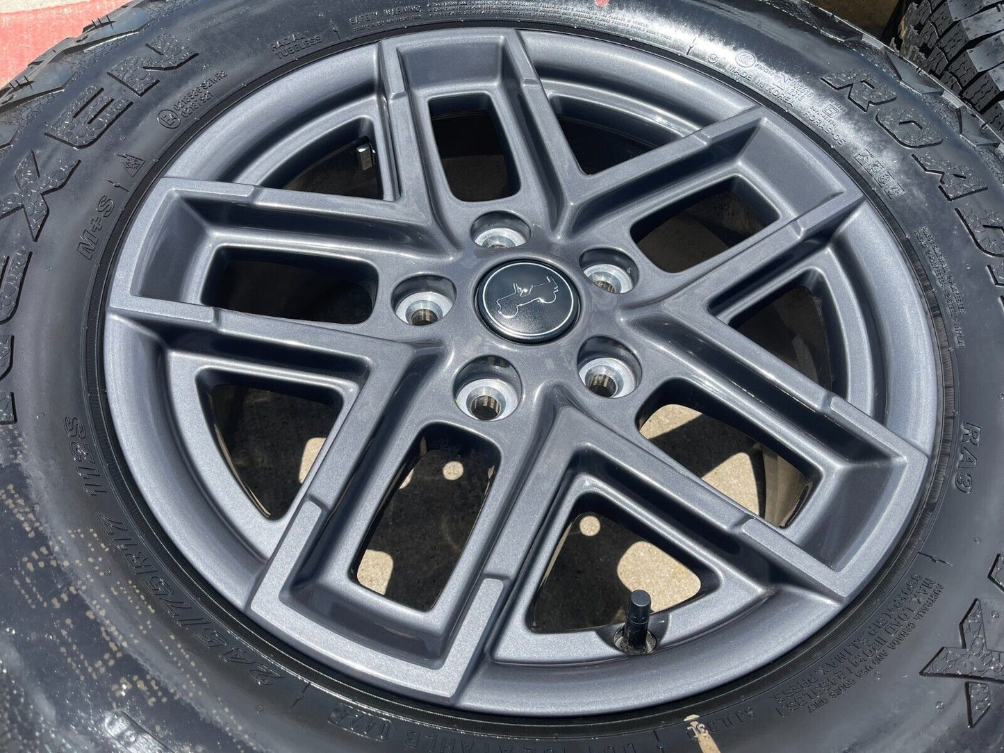 17" Jeep Wrangler Rubicon Sport S OEM wheels rims 51649 Gladiator 2024 2025 NEW