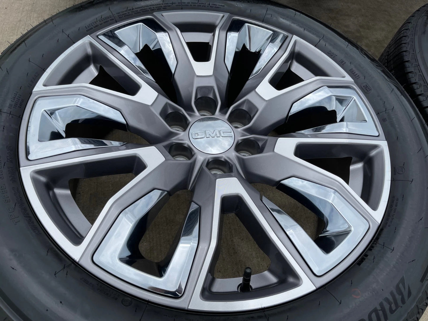22" GMC Yukon Chevy Tahoe Escalade OEM chrome 95513 wheels rims