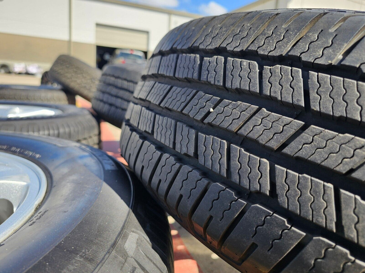 17" Ford F-150 Expedition OEM 3995 rims wheels tires MICHELIN