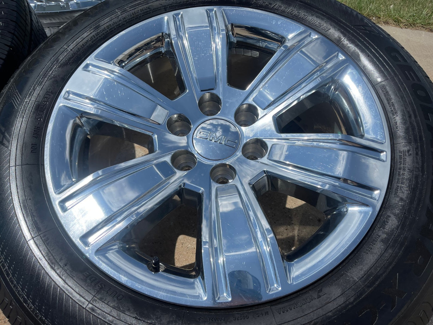 20" GMC Sierra Yukon DENALI OEM wheels rims 5752 chrome tires