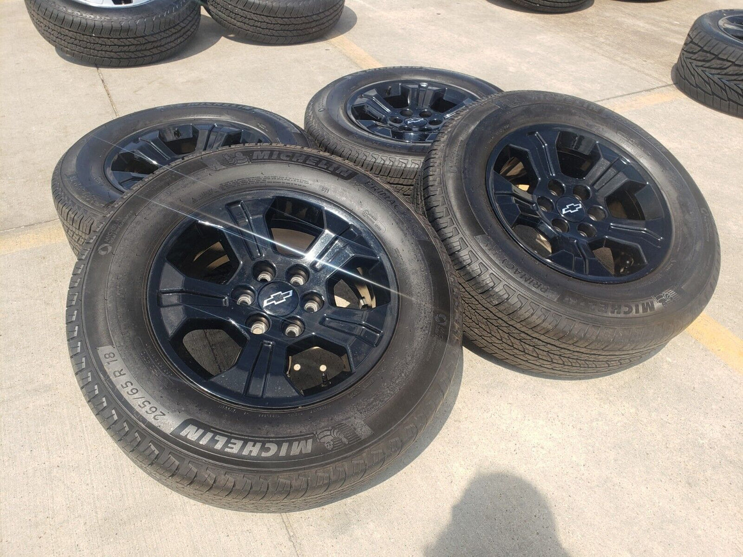 18" Chevy Tahoe Suburban Z71 OEM 5647 5753 wheels MICHELIN tires Silverado NEW