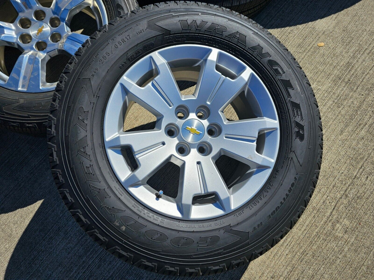 17" Chevy Colorado GMC Canyon OEM 5672 wheel rim tire 2019 2020 2021 2022 NEW