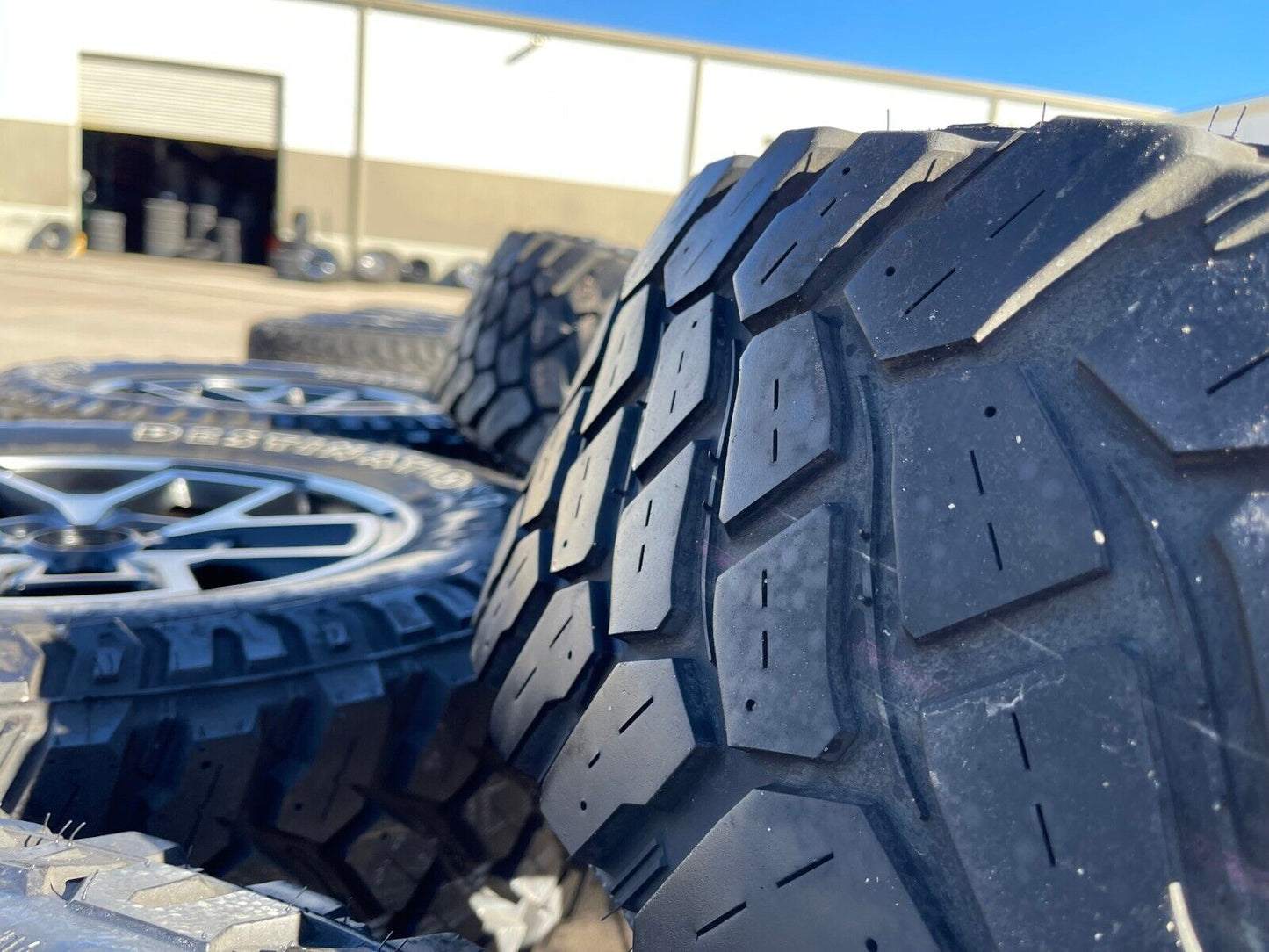 17" Jeep Wrangler Rubicon OEM wheels rims Gladiator tires 2023 2024 2025