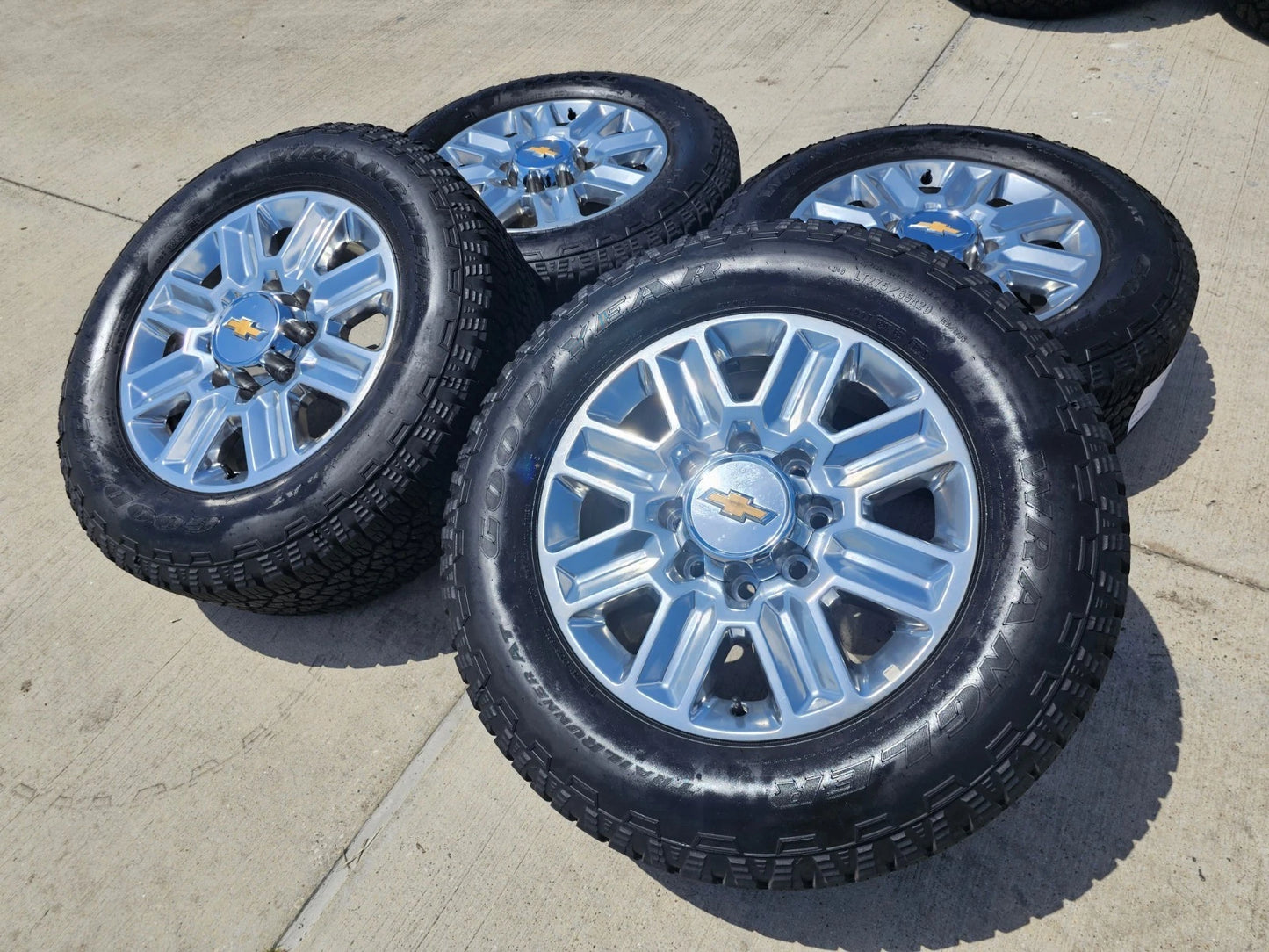 20" Chevy Silverado High Country LTZ 2500 3500 OEM wheels rims tires