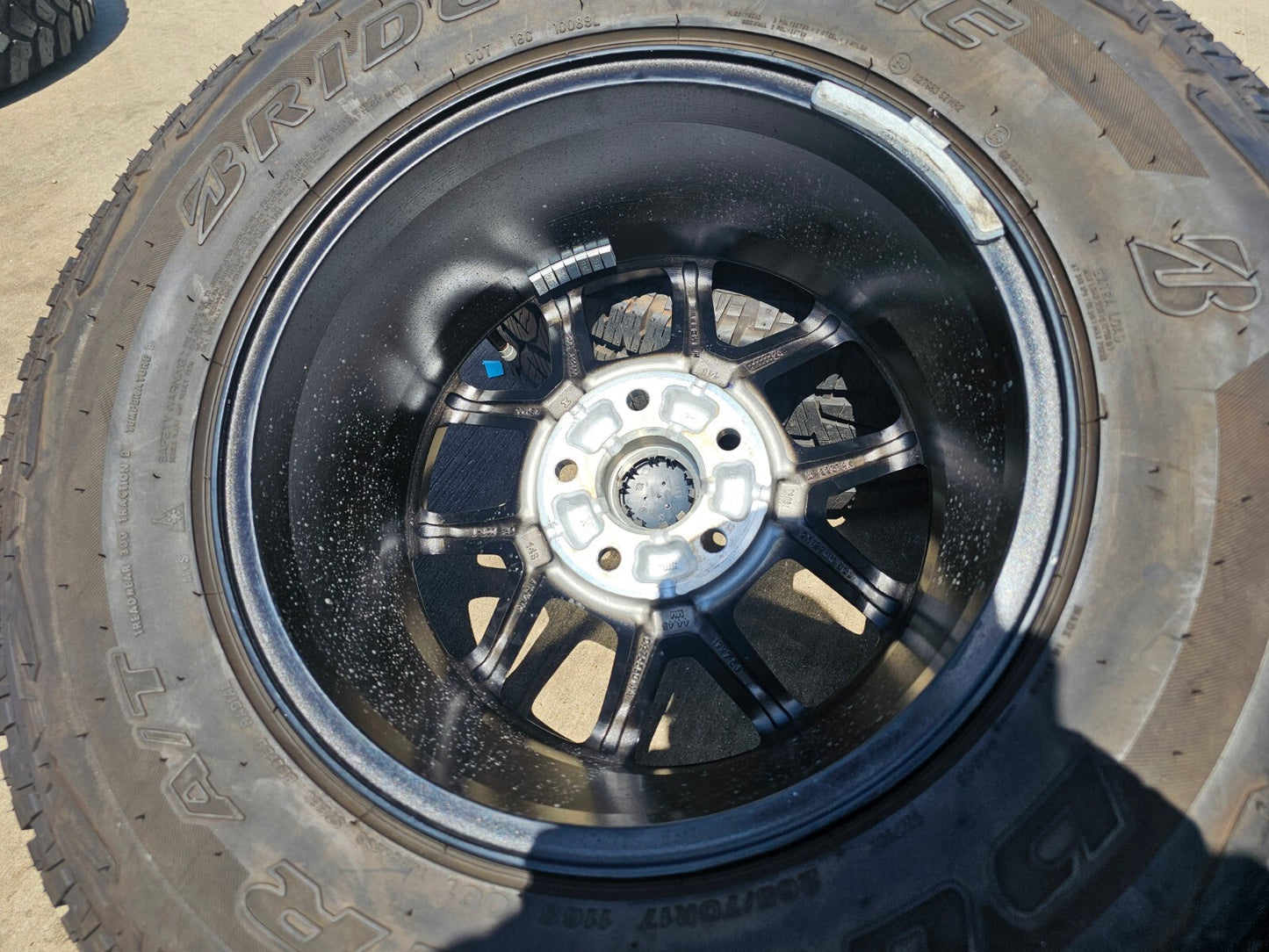 17" Jeep Wrangler Rubicon OEM wheels rims Gladiator tires A/T 2024 2025 NEW