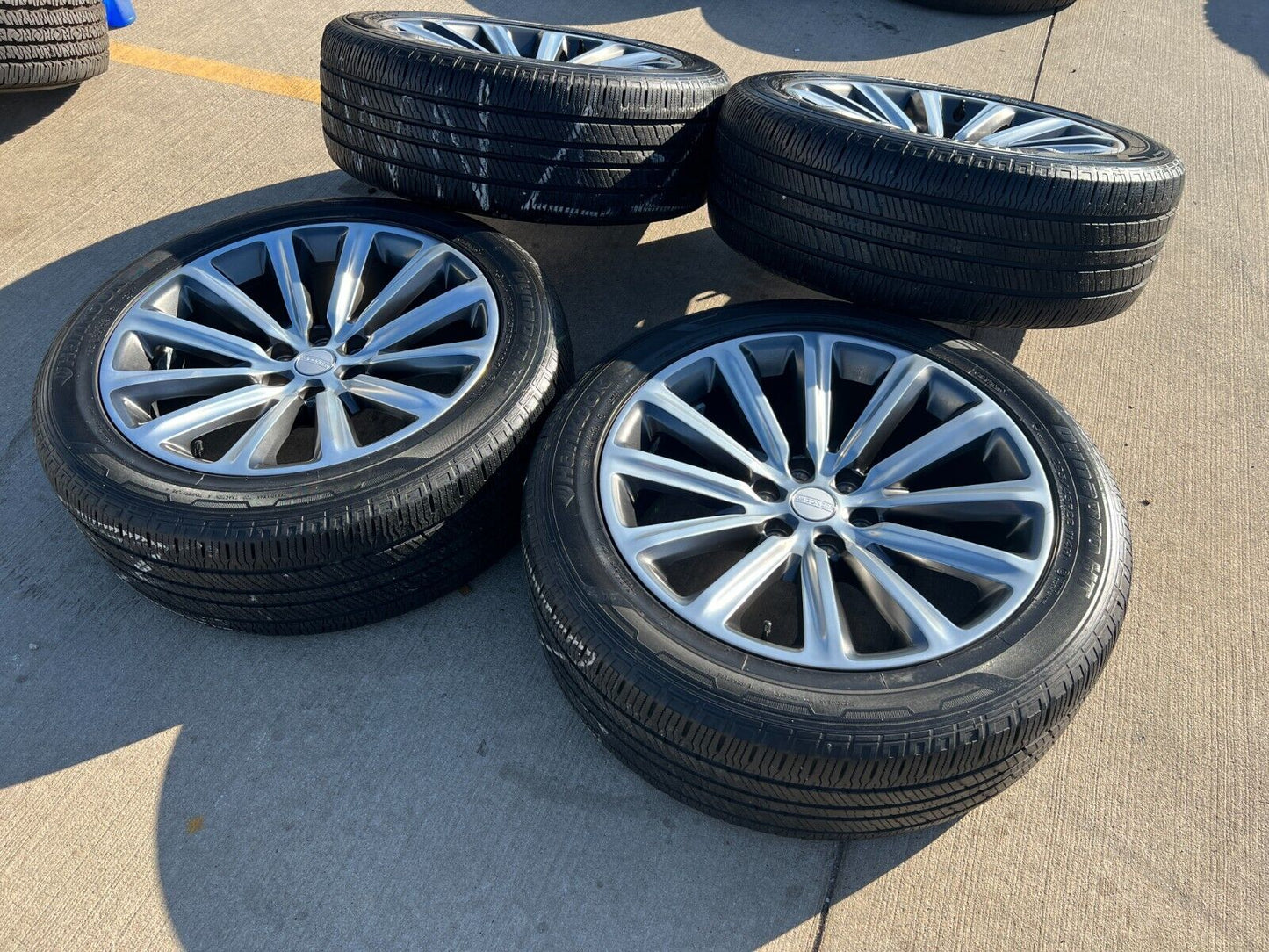 22" Jeep Grand Wagoneer OEM SERIES 3 wheels rims 95298 Dodge Ram 1500 tires