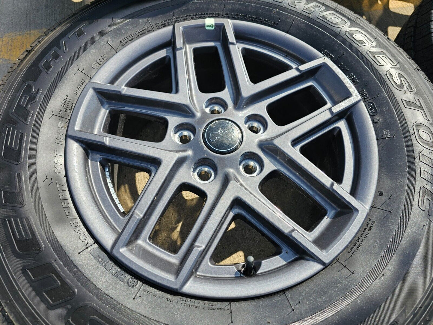 17" Jeep Wrangler Rubicon Sport S OEM wheels rims 51649 Gladiator 2024 2025 NEW