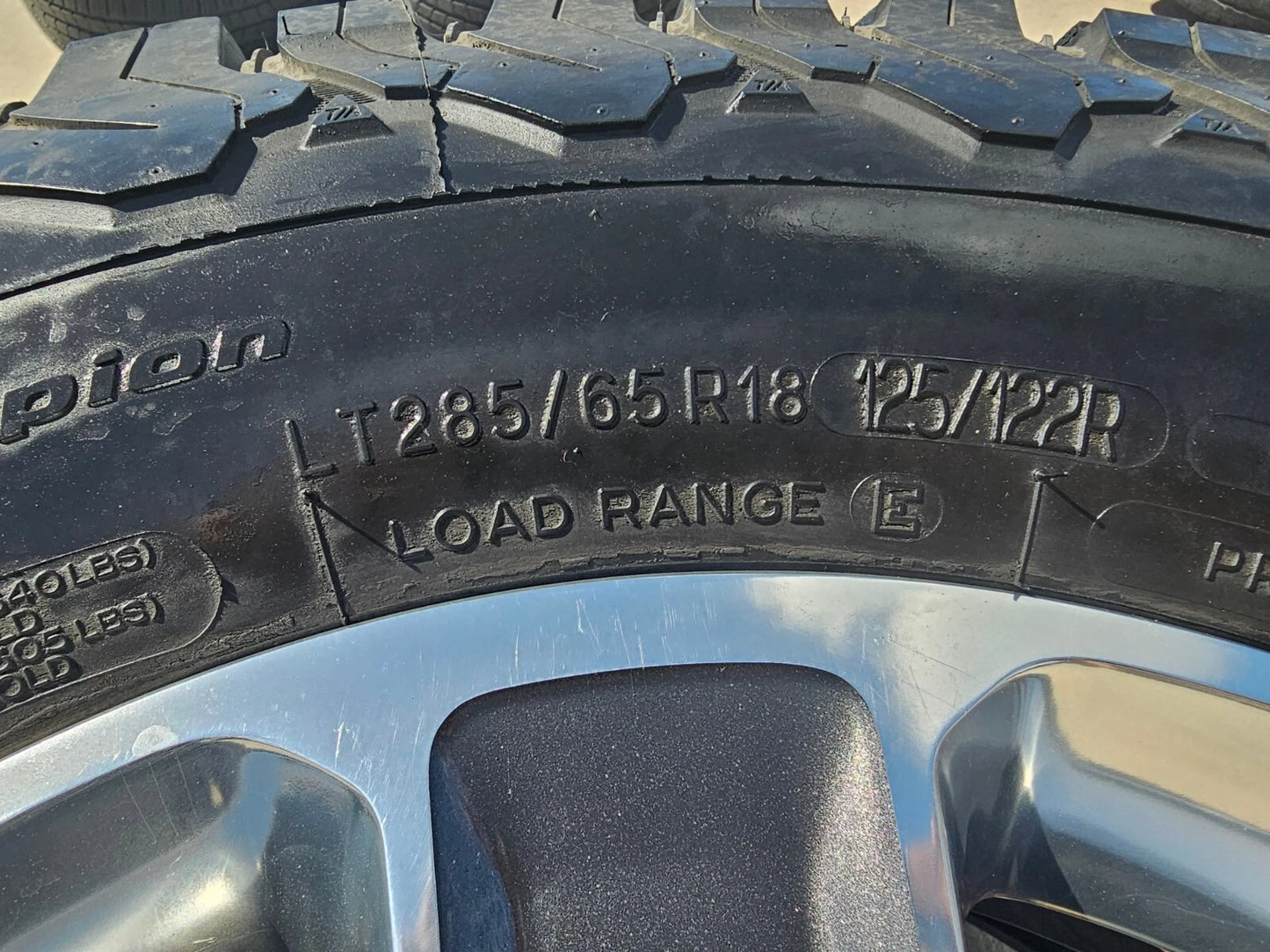 18" Jeep Wrangler Sahara Rubicon OEM 9221 9255 wheels rims BFG 33"
