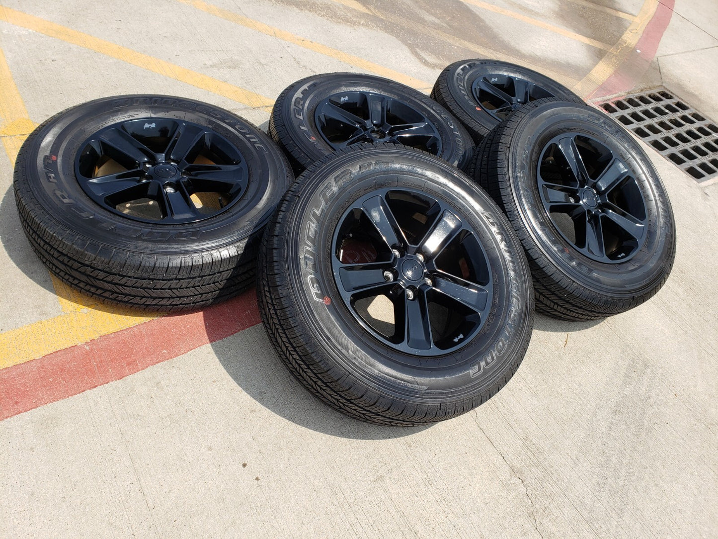 18" Jeep Wrangler Altitude Black OEM wheels rims 9255 9221 tires 2022 2023 2024
