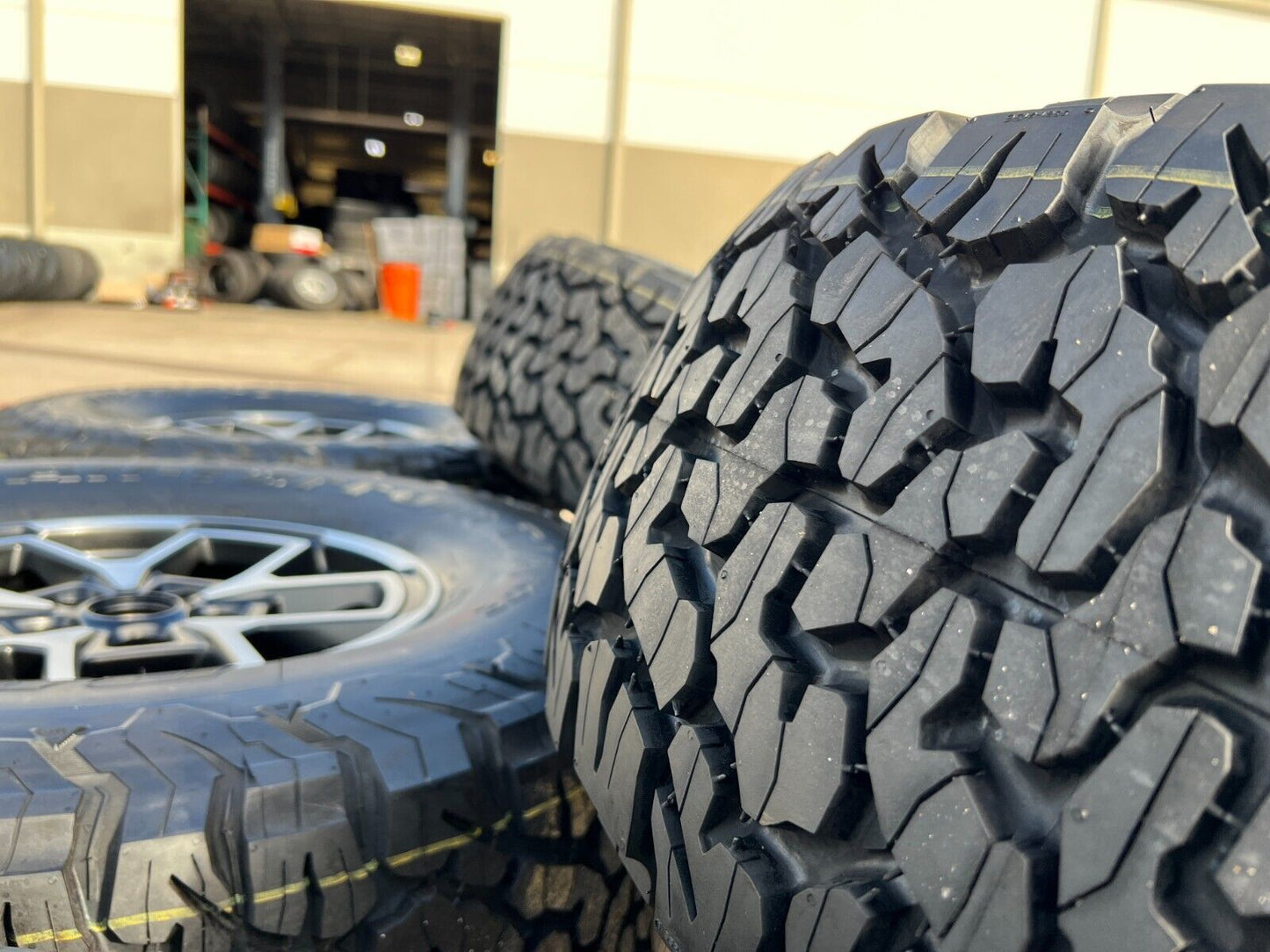 17" Jeep Wrangler Rubicon OEM wheels rims 392 Gladiator tires NEW BFG 37"