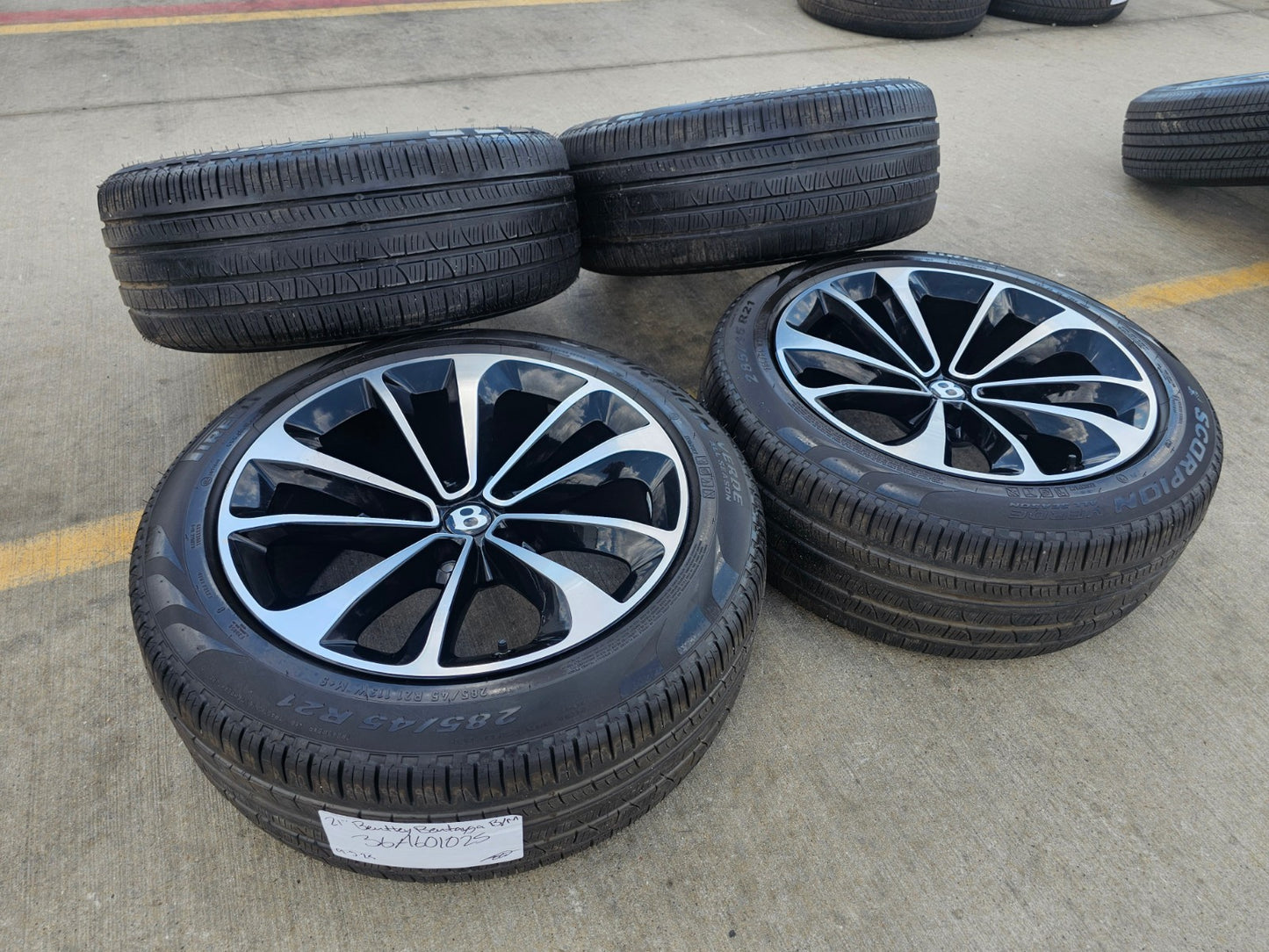 21" Bentley Bentayga OEM wheels rims black Mulliner Continental Flying Spur GT