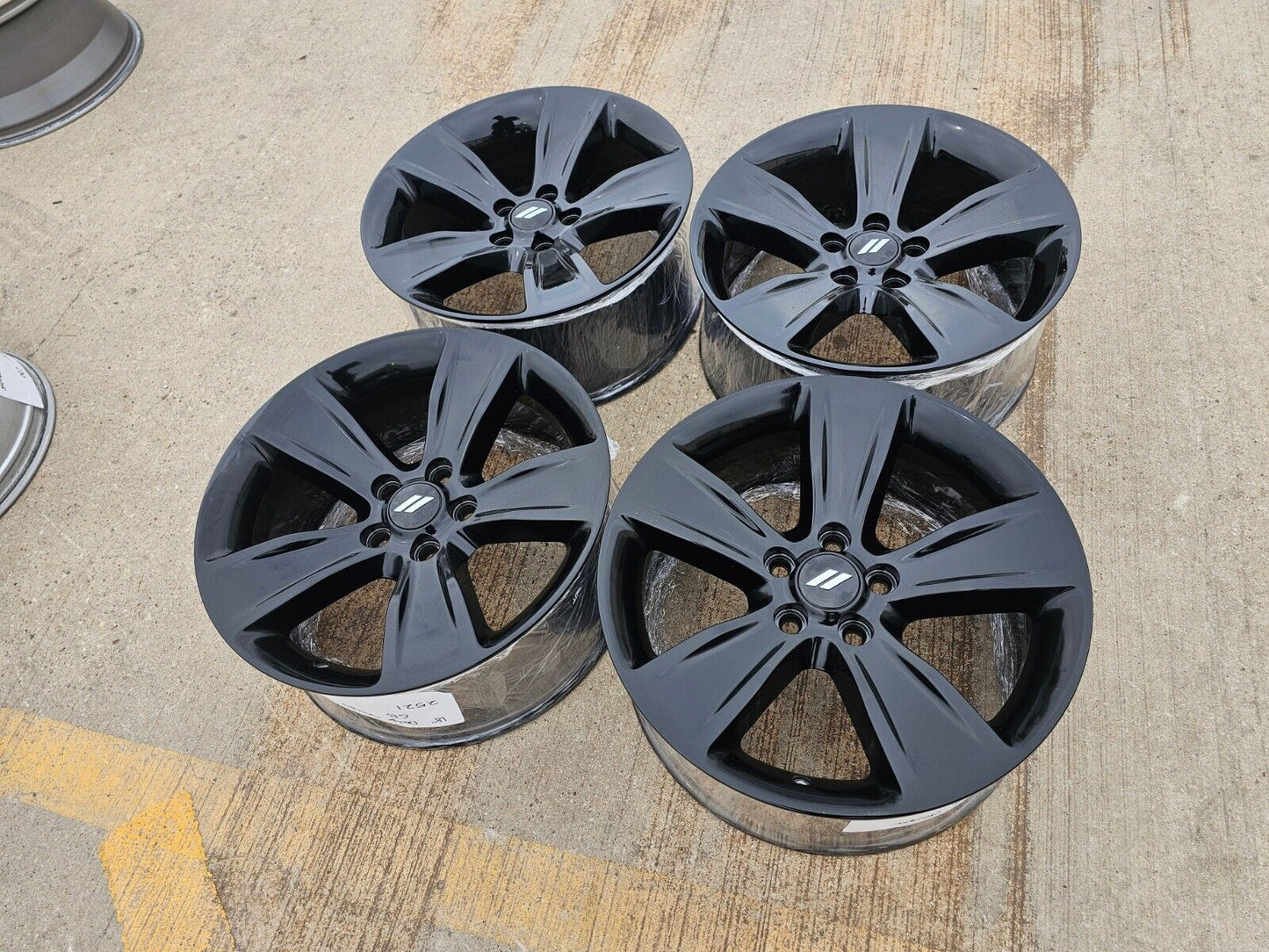 18" Dodge Charger Challenger Chrysler 300 OEM 2521 wheels rims NEW