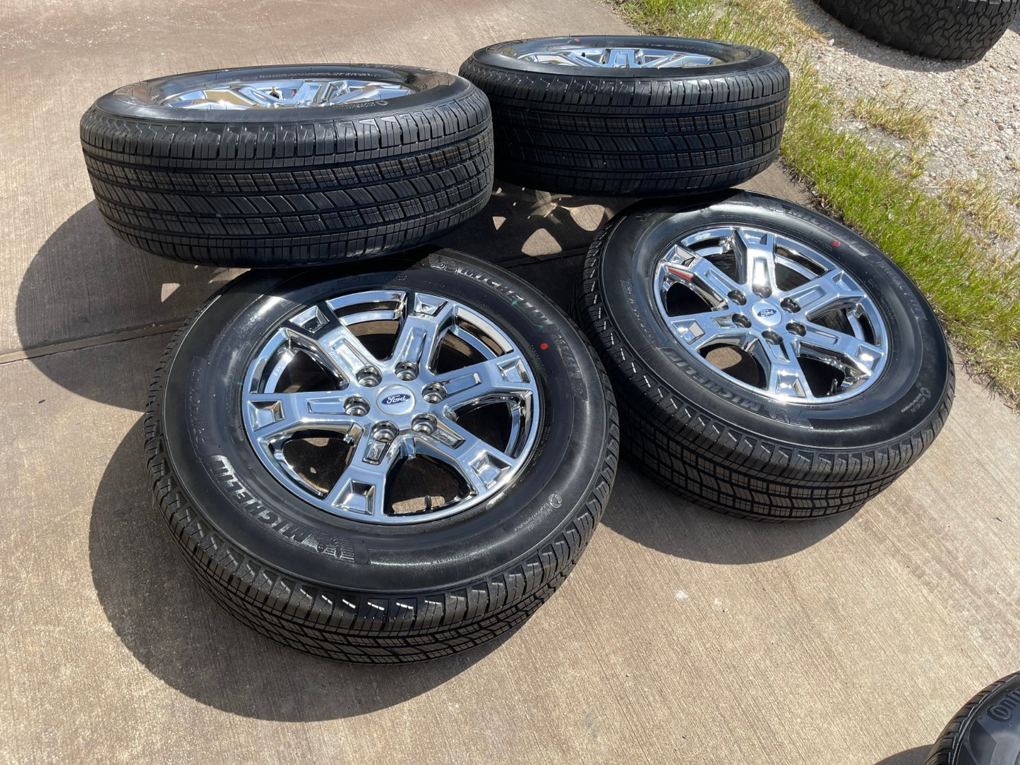 18" Ford F-150 Expedition OEM chrome rims wheels tires MICHELIN