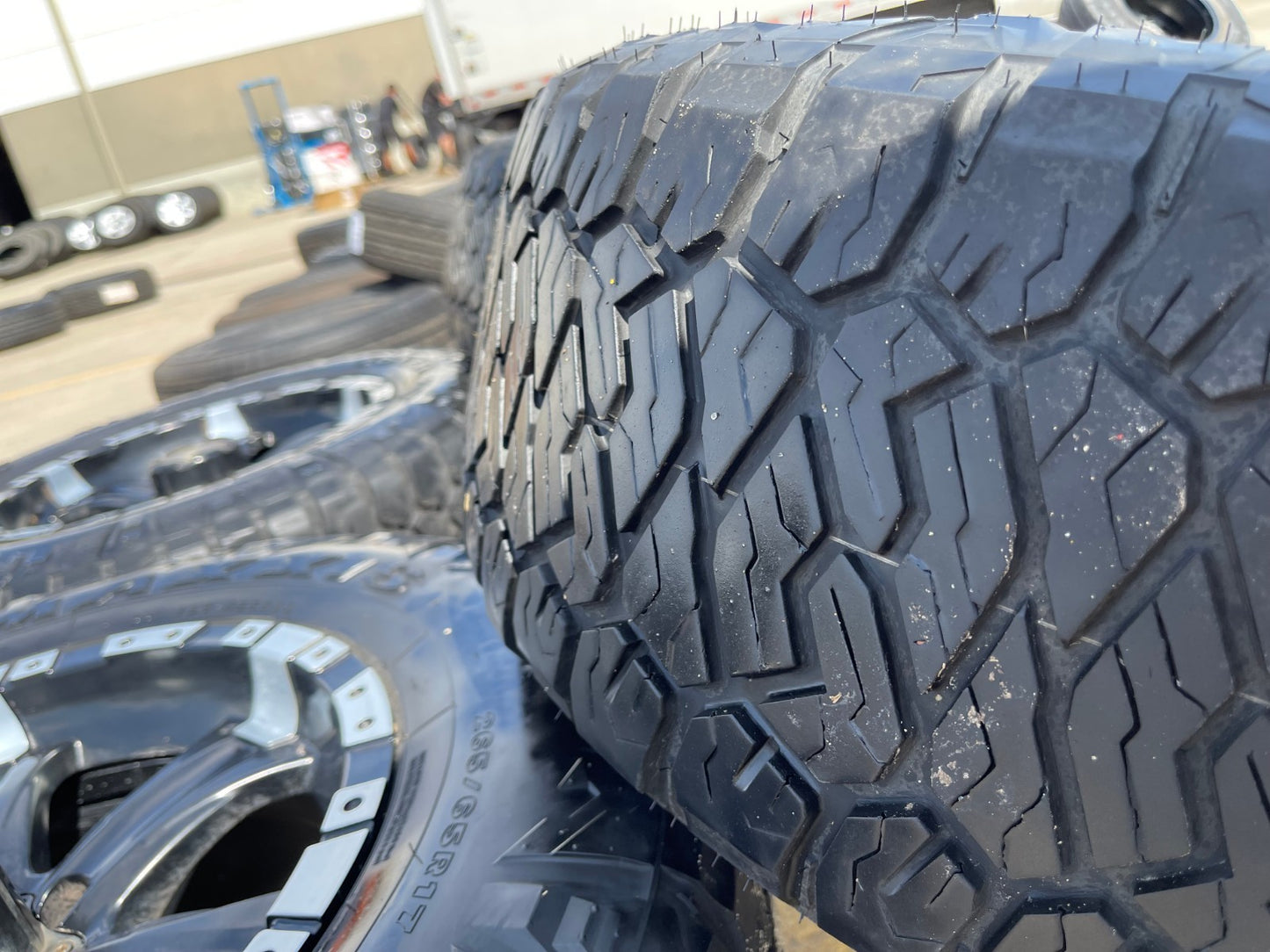 17" 17x8.5 MB Chaos Ford Expedition F-150 6x135 wheels rims tires
