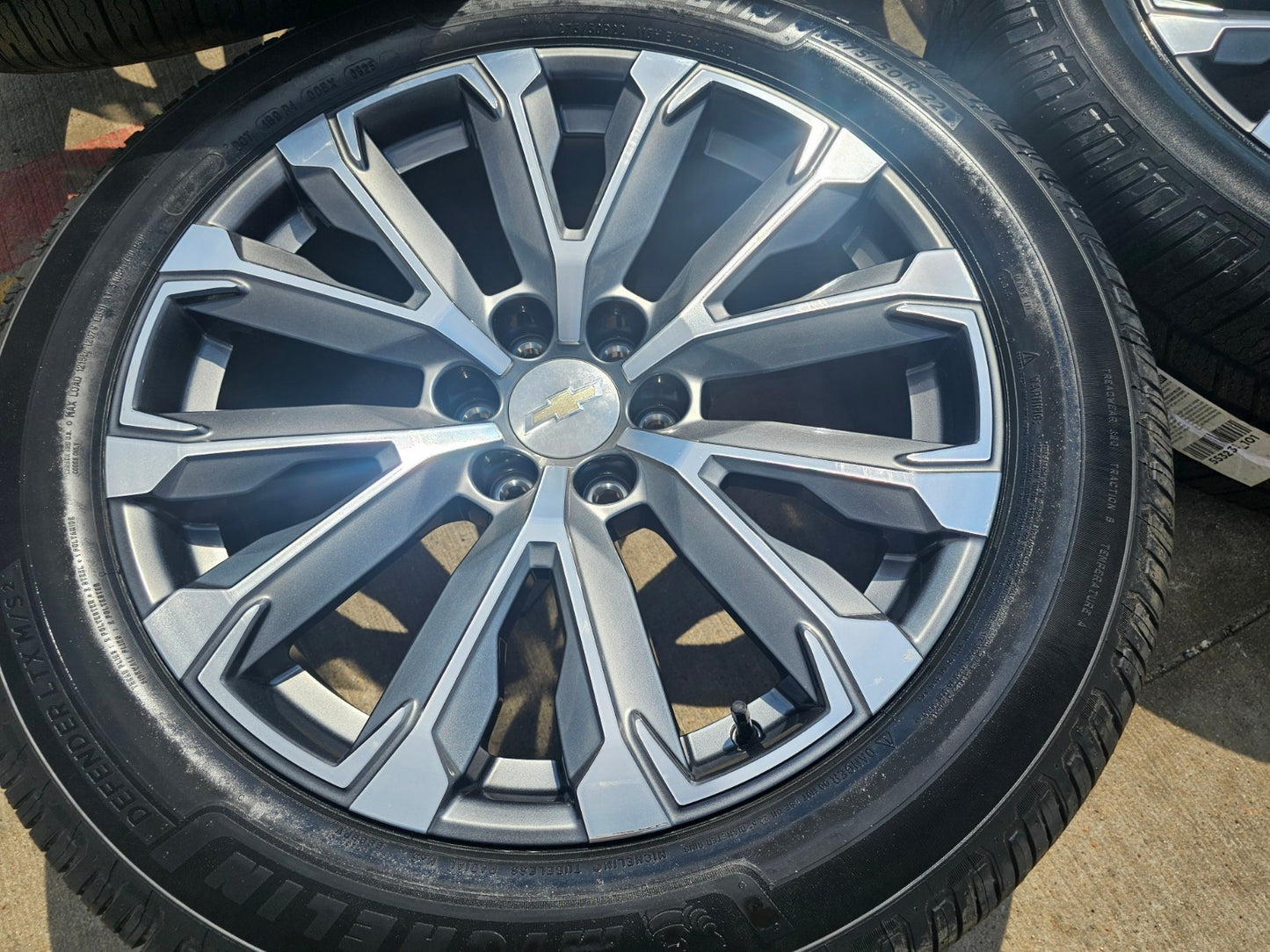 22" Chevy Tahoe Silverado Suburban OEM wheels rims 2025 2026 NEW MICHELIN
