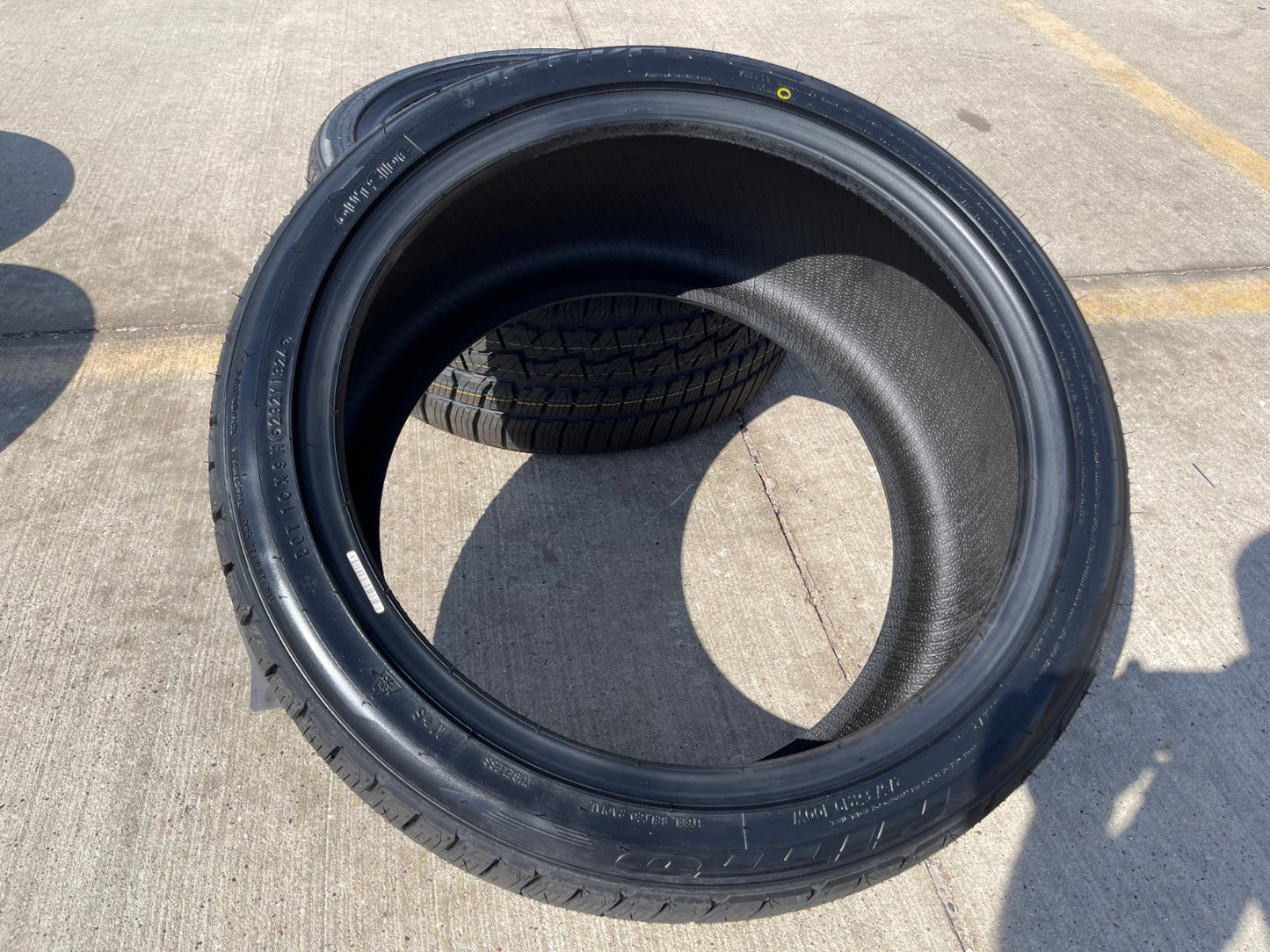 (1) 275/35/19 Nitto Motivo 365 tire 100W XL NEW