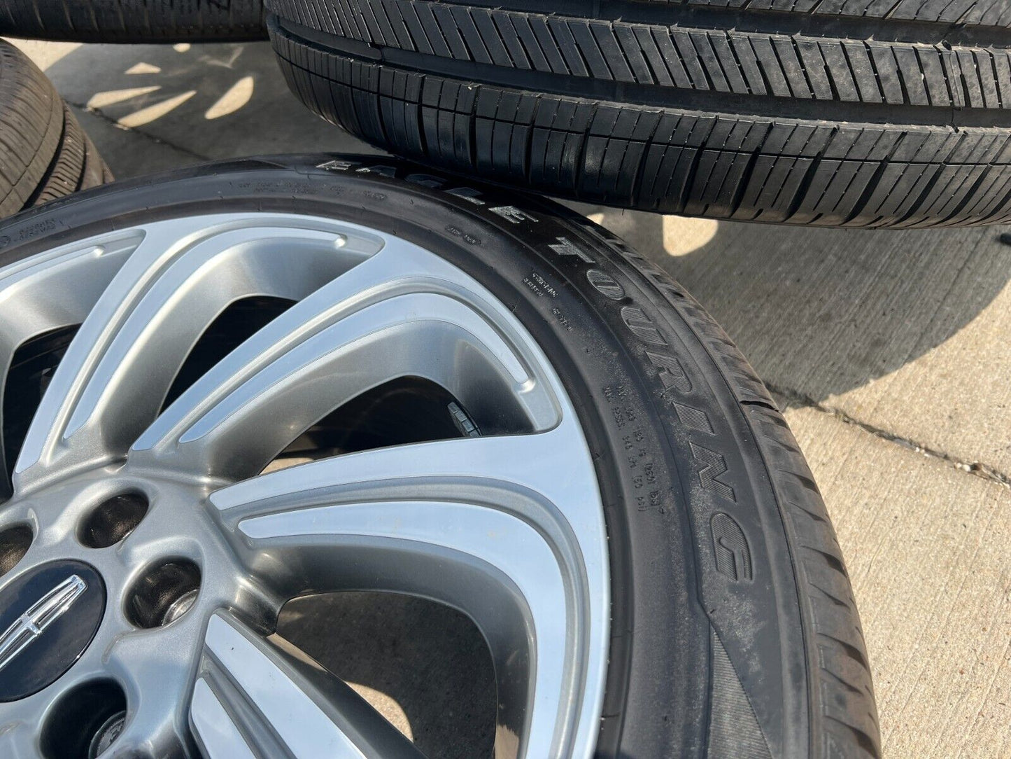 22" Lincoln Navigator OEM rims wheels RESERVE tires 2022 2023 2024 10497