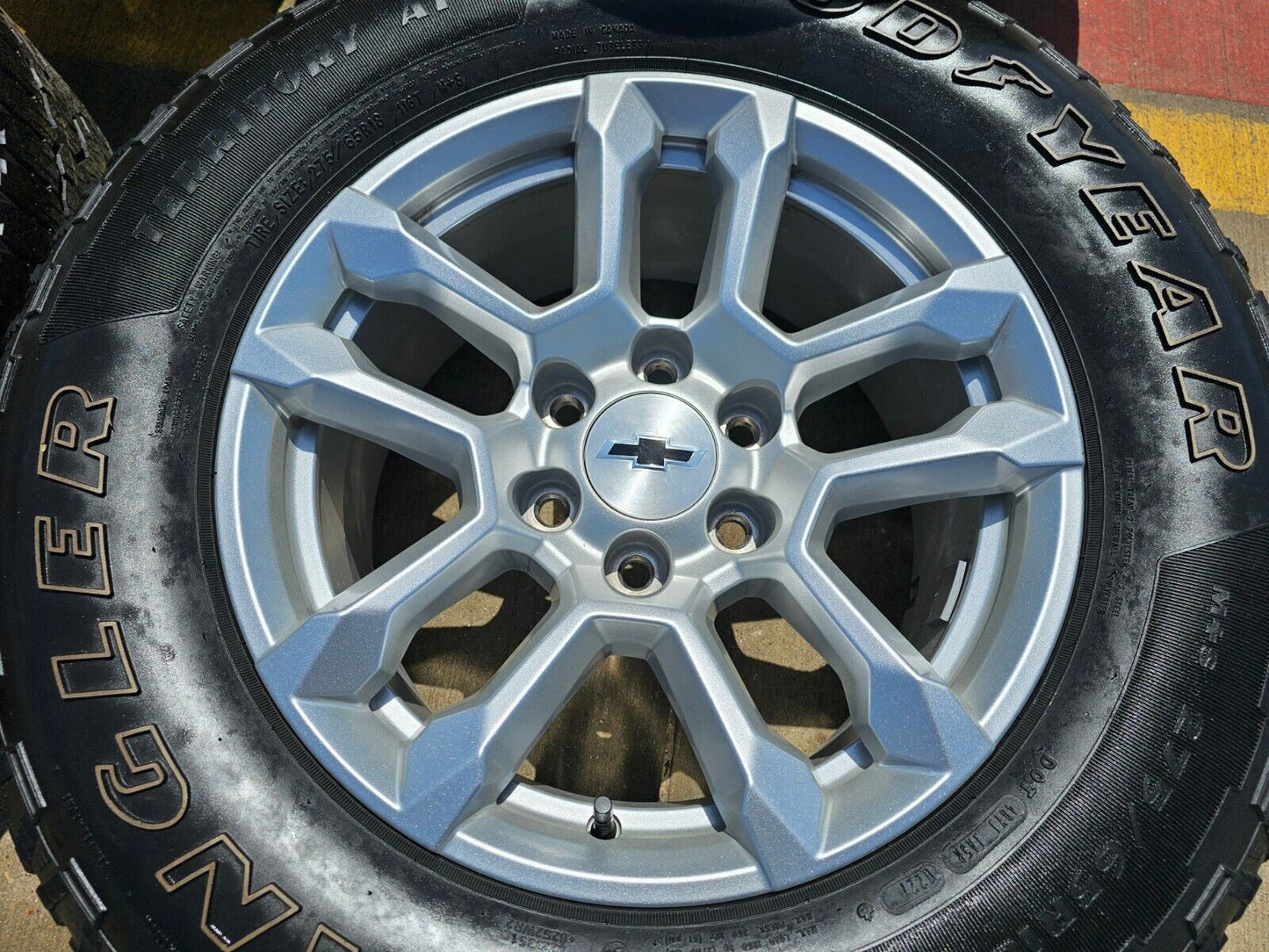 18" Chevy Silverado Tahoe ZR2 GMC Sierra Yukon OEM 95416 wheels rims tires