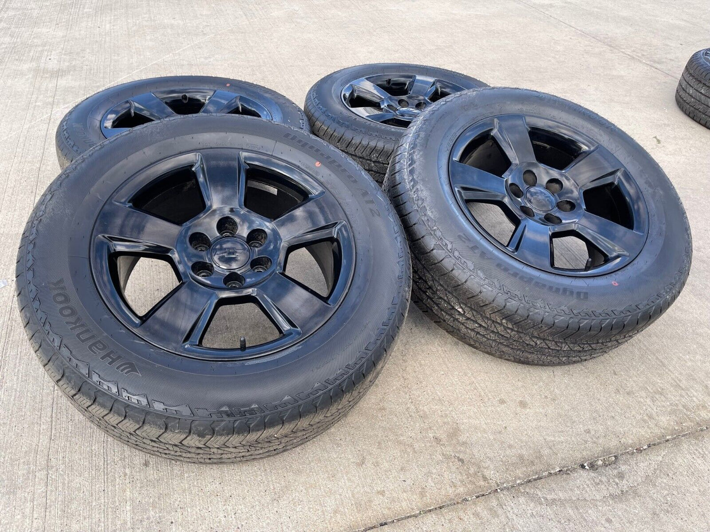 20" Chevy Silverado 1500 Tahoe Suburban OEM wheels rims 5652 tires GMC