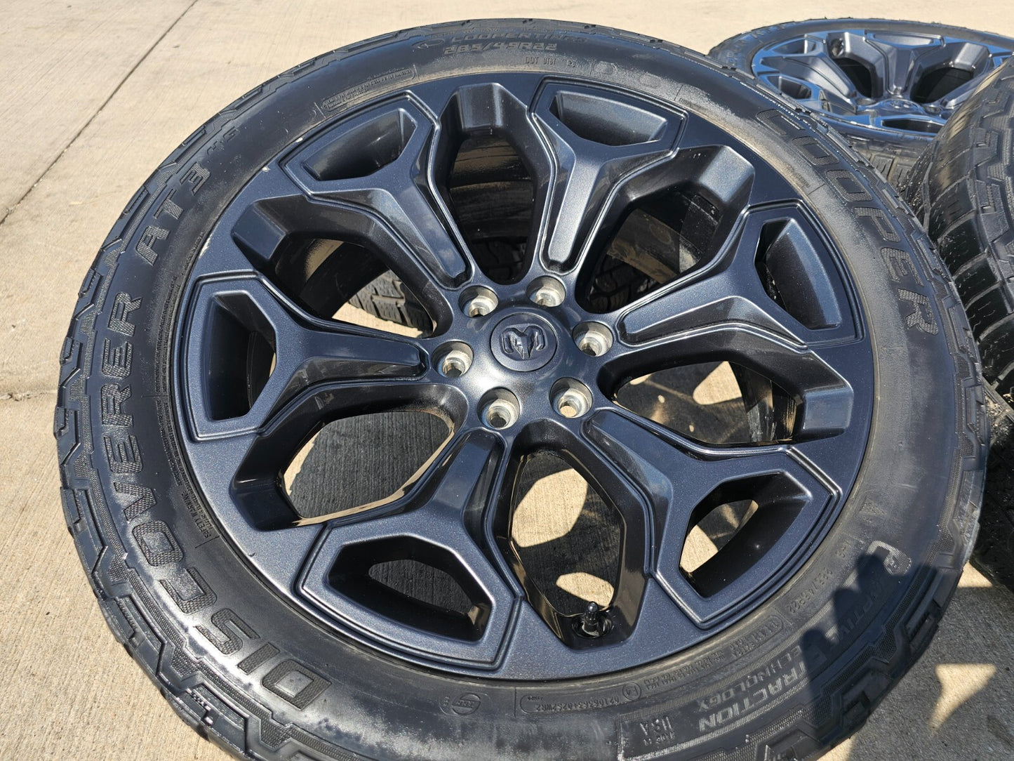 22" Dodge Ram 1500 OEM Laramie wheels LIMITED Gray 2685 2727 tires