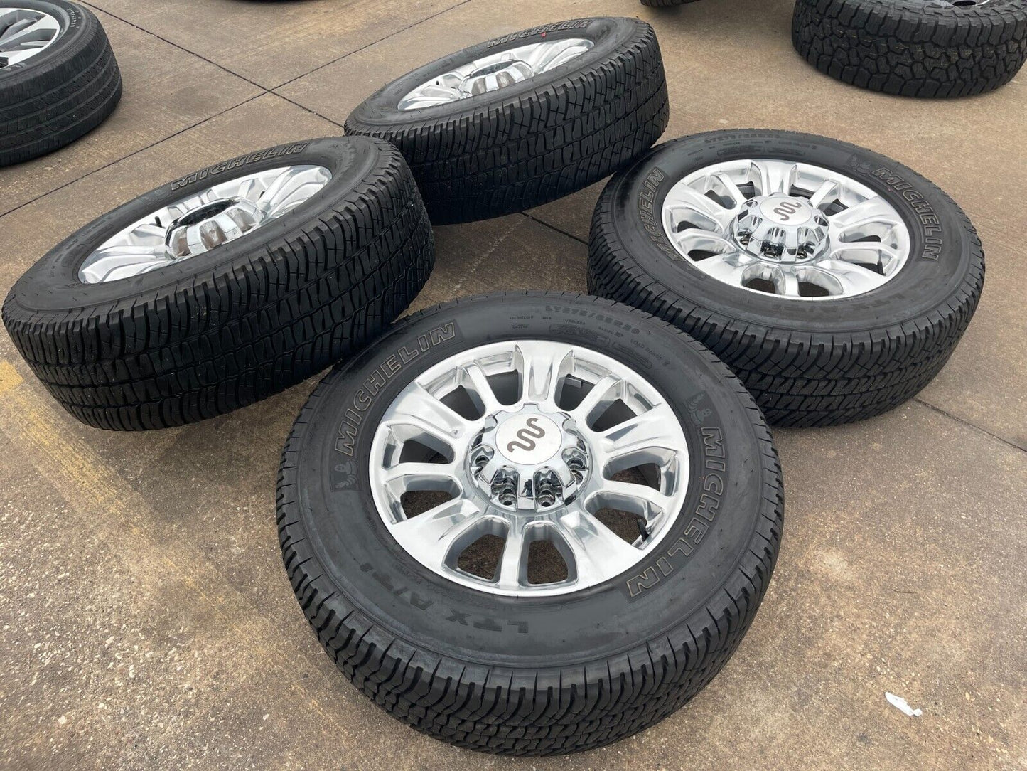 20" Ford F-250 F-350 OEM King Ranch wheels rims 10294 tires MICHELIN