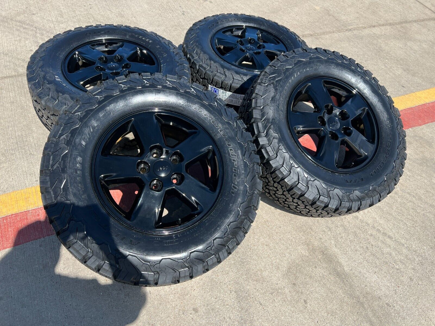 17" Jeep Grand Cherokee OEM wheels rims 9104 black NEW