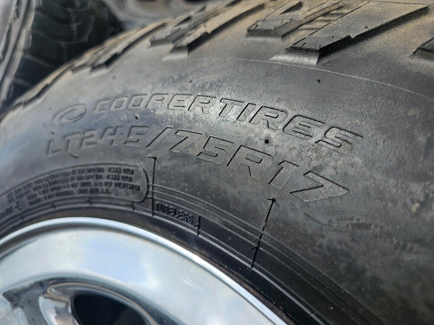 17" Ford F-250 F-350 OEM 3620 3621 wheels rims tires