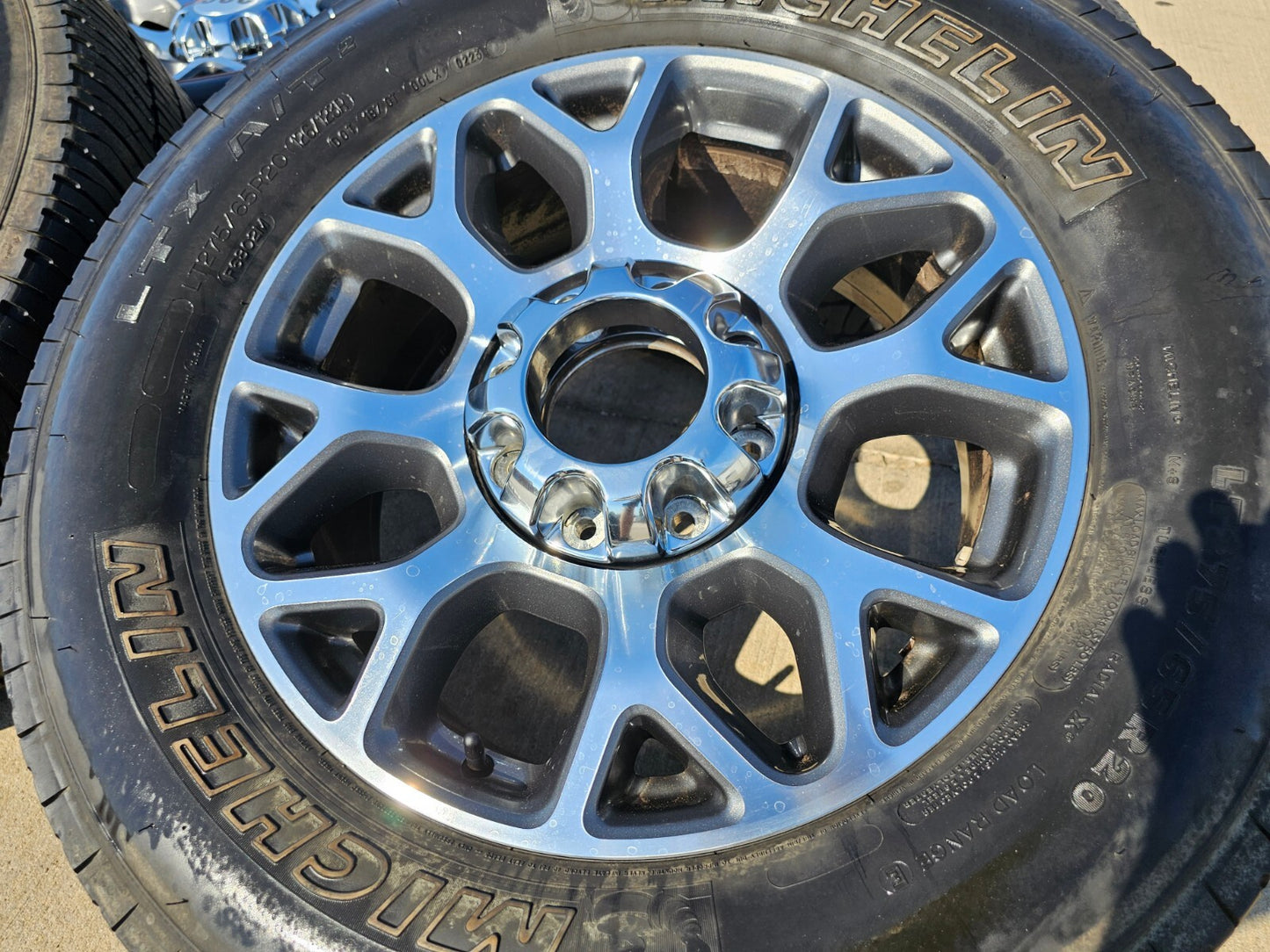 20" Ford F-250 F-350 OEM King Ranch Lariat wheels rims 10292 10293 tires