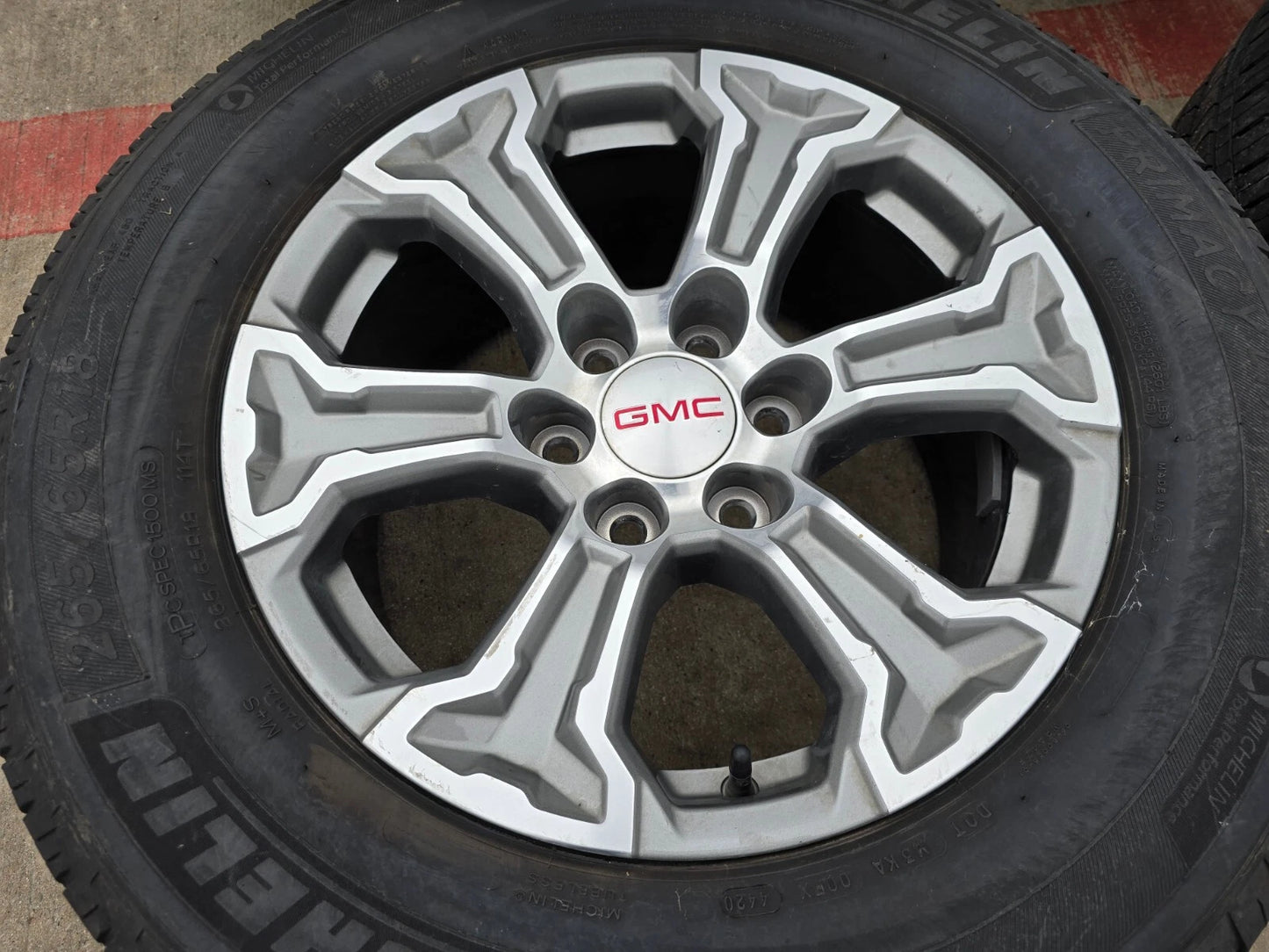 18" GMC Sierra AT4 Chevy Silverado OEM 5910 wheels rims MICHELIN