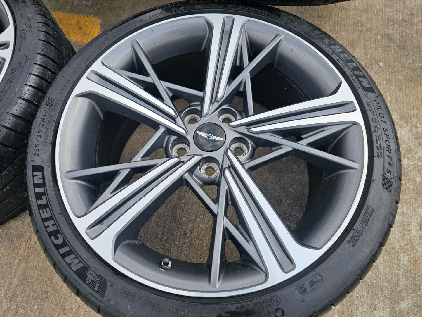 19" Hyundai Genesis G70 G80 OEM 71087 wheel rims Sonata tires MICHELIN