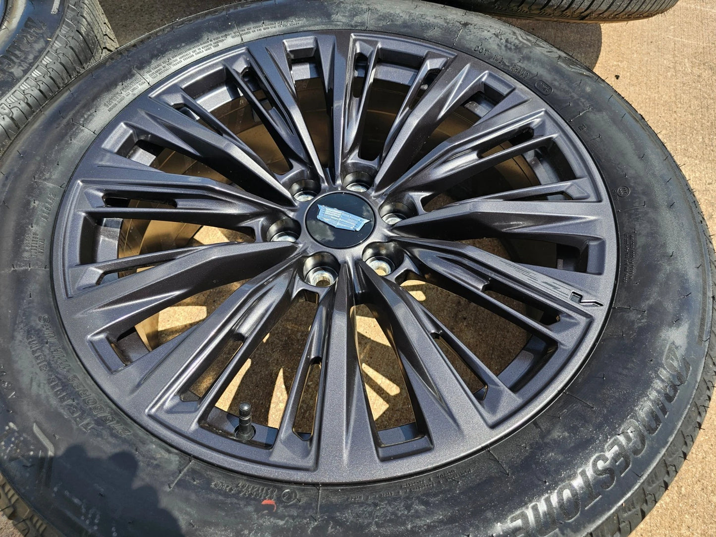 22" Cadillac Escalade V V600 Platinum OEM ORIGINAL wheels rims 2025 2026 NEW