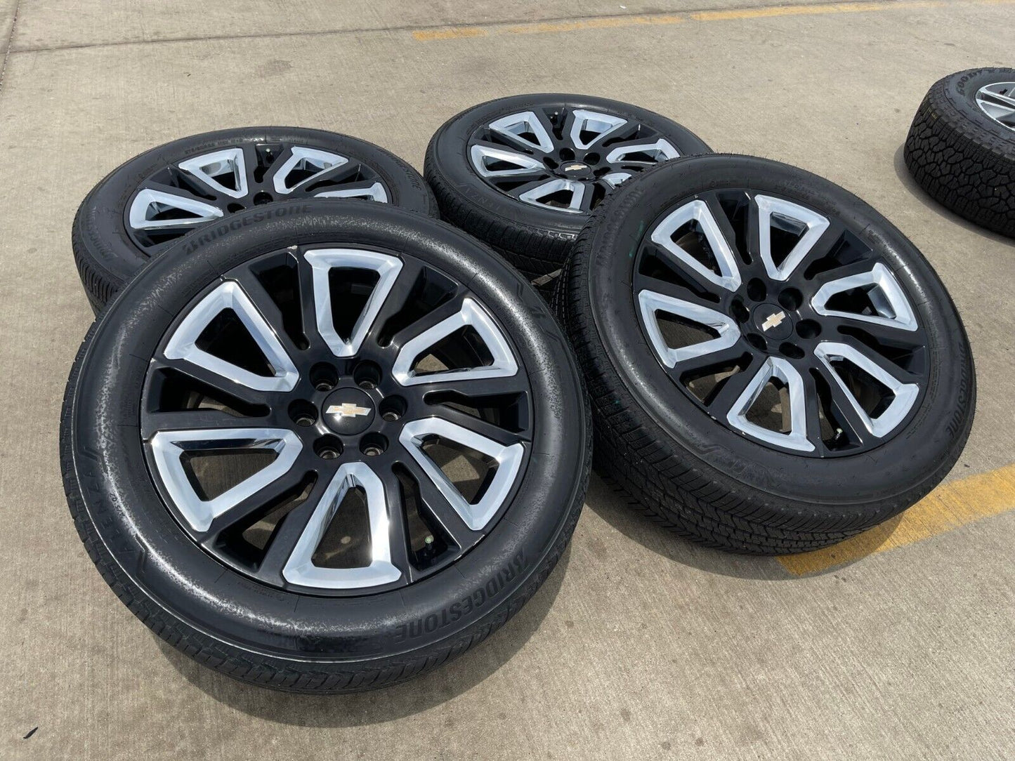 22" Chevy Tahoe Suburban OEM 5907 5901 wheels rims Silverado tires