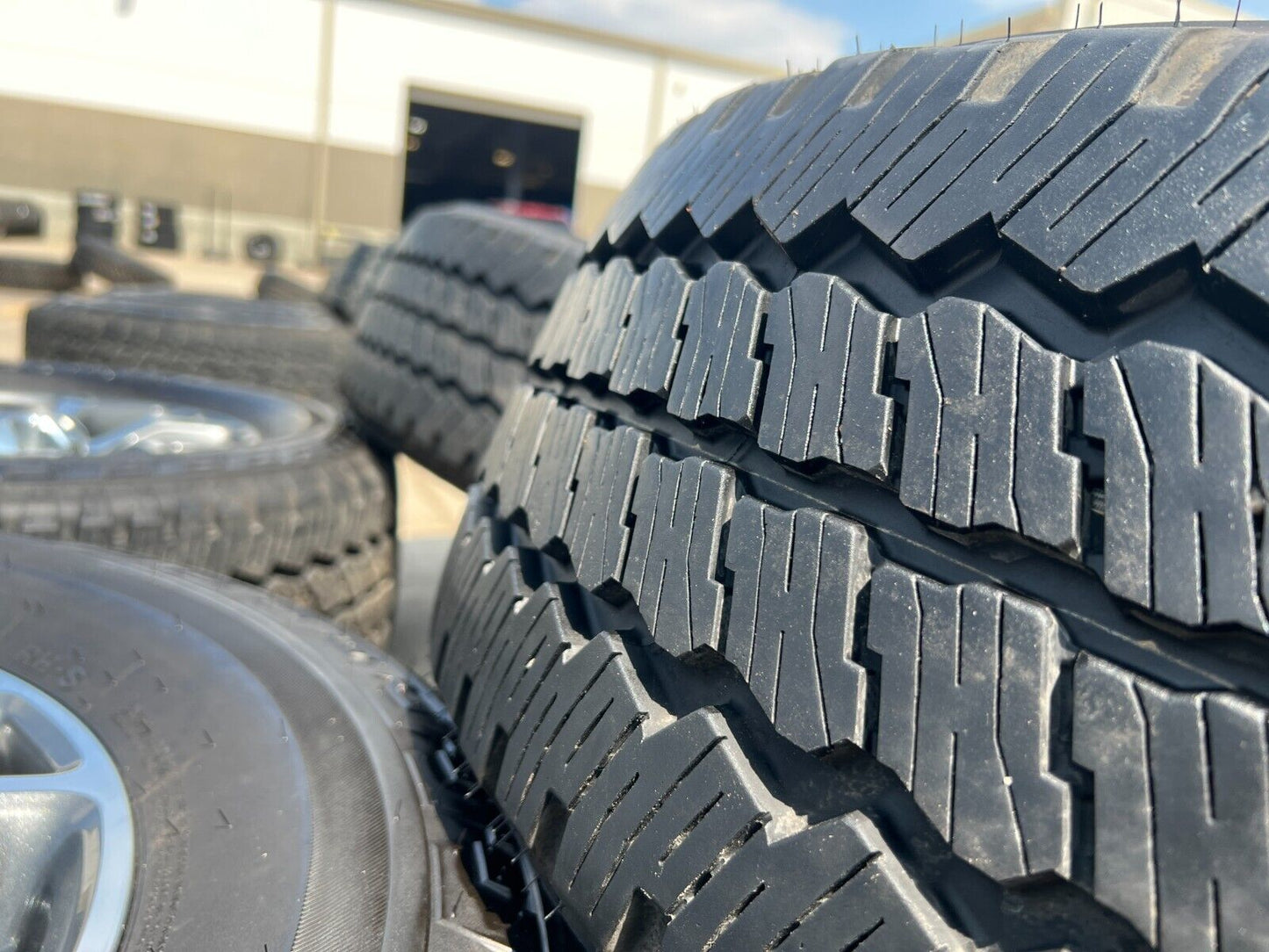 20" Ford F-250 F-350 OEM Lariat wheels rims 10292 tires 2021 2022 2023 2024 NEW