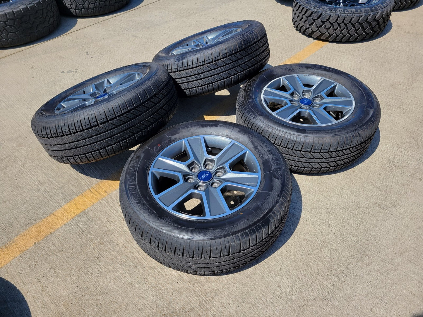 18" Ford F-150 Expedition OEM rims wheels 3997 tires