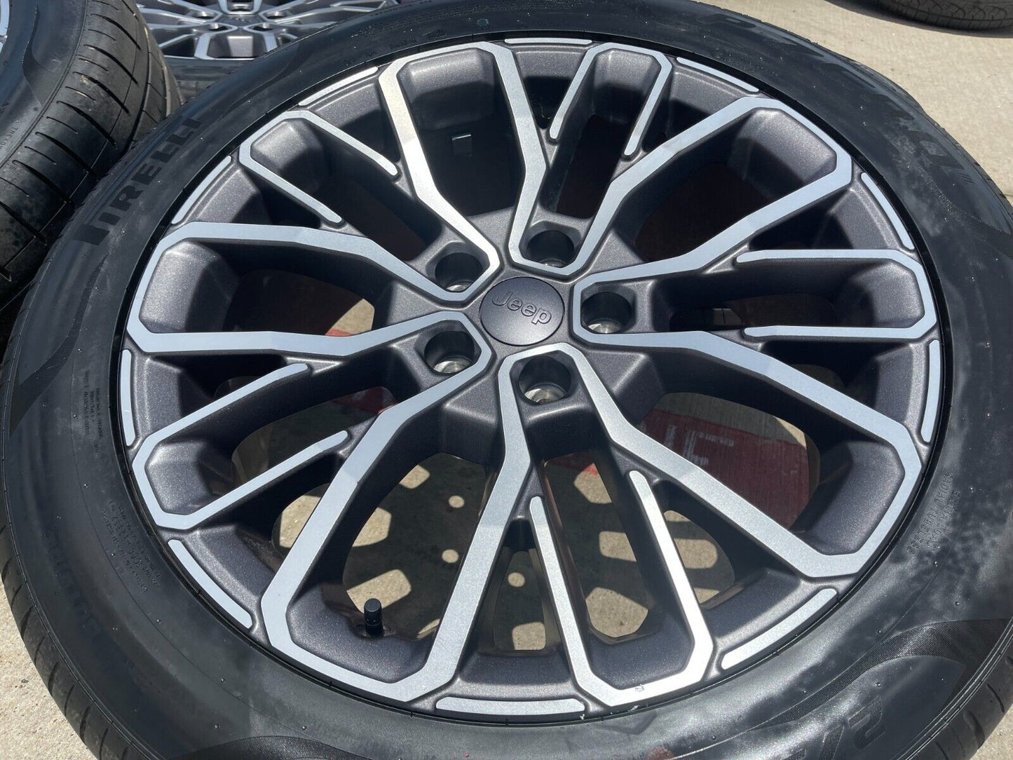 21" Jeep Grand Cherokee L SUMMIT OEM wheels rims 9290 tires 2023 2024 2025 NEW