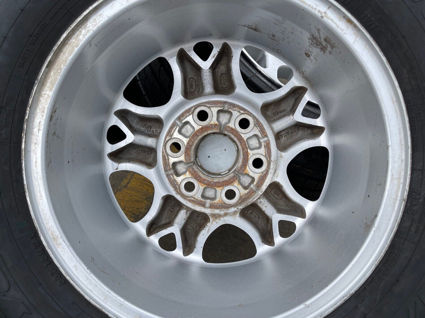 17" Chevy Silverado 1500 Tahoe Suburban Z71 OEM 5117 wheels rims tires