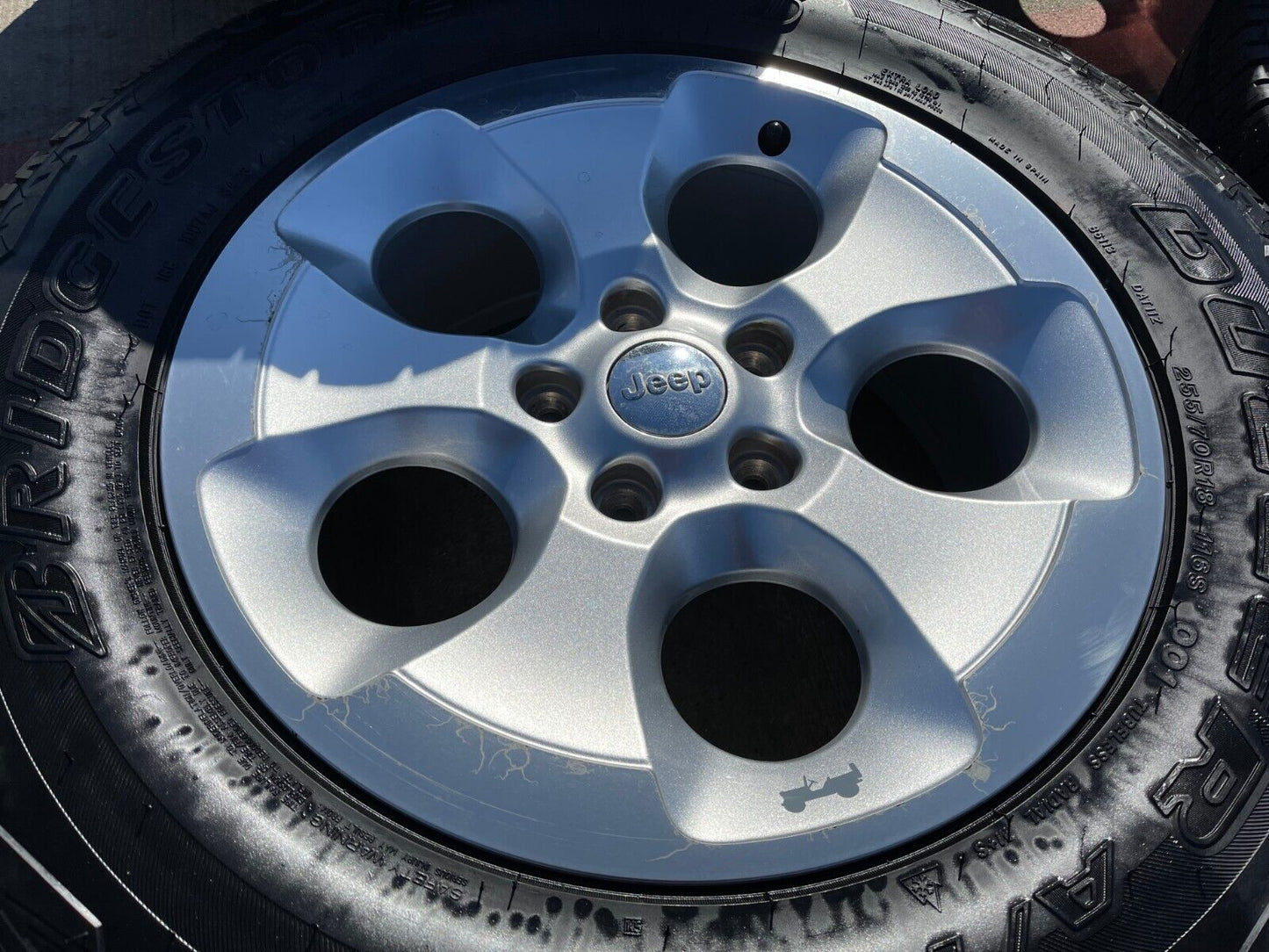 18" Jeep Wrangler Sahara OEM wheels rims 9119 NEW A/T tires