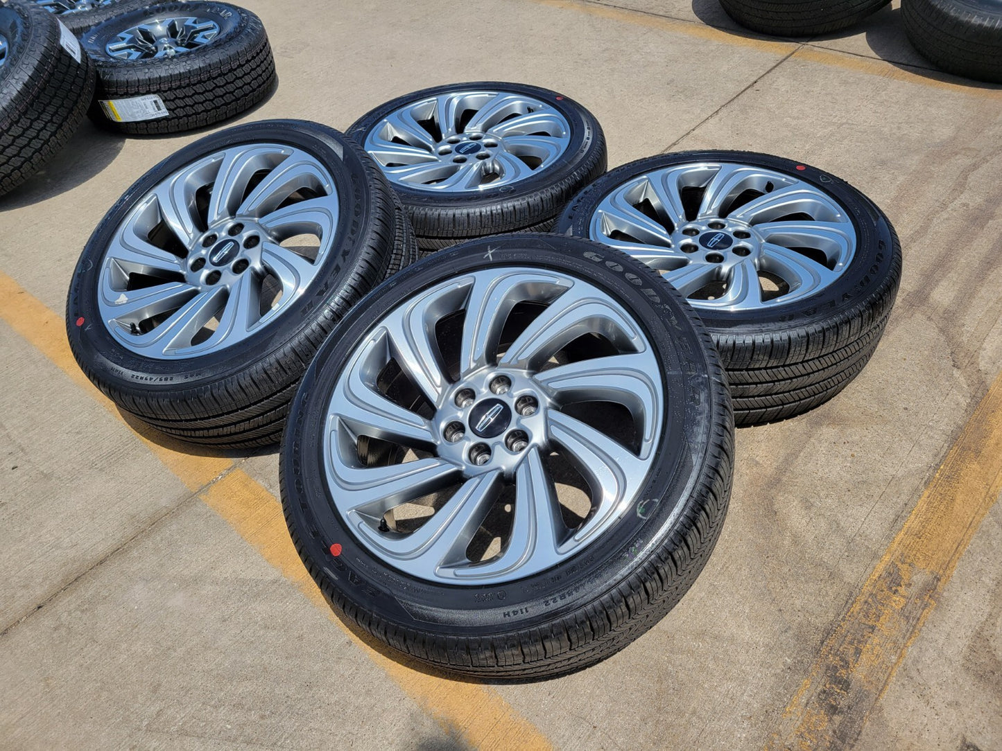 22" Lincoln Navigator OEM rims wheels tires RESERVE 10497 NEW