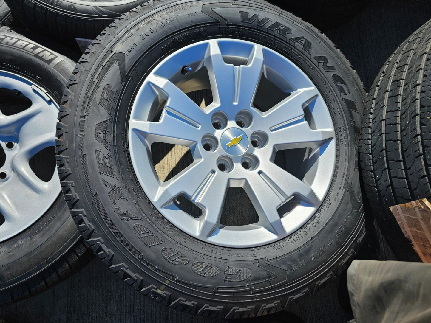17" Chevy Colorado GMC Canyon OEM 5672 wheel rim tire 2019 2020 2021 2022 NEW