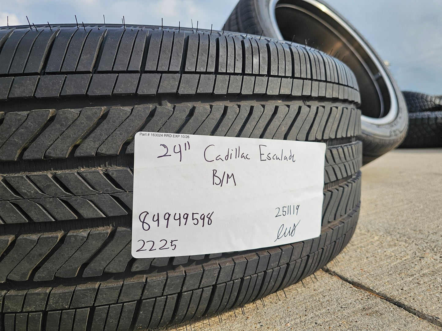 24" Cadillac Escalade PLATINUM OEM wheels rims V 2023 2024 2025 2026 NEW