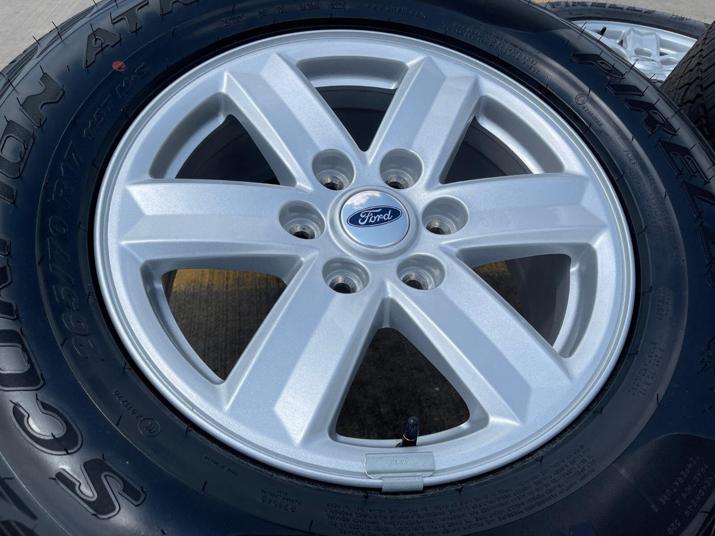 17" Ford F-150 Expedition OEM rims wheels 10339 tires 2024 2025 NEW PIRELLI A/T