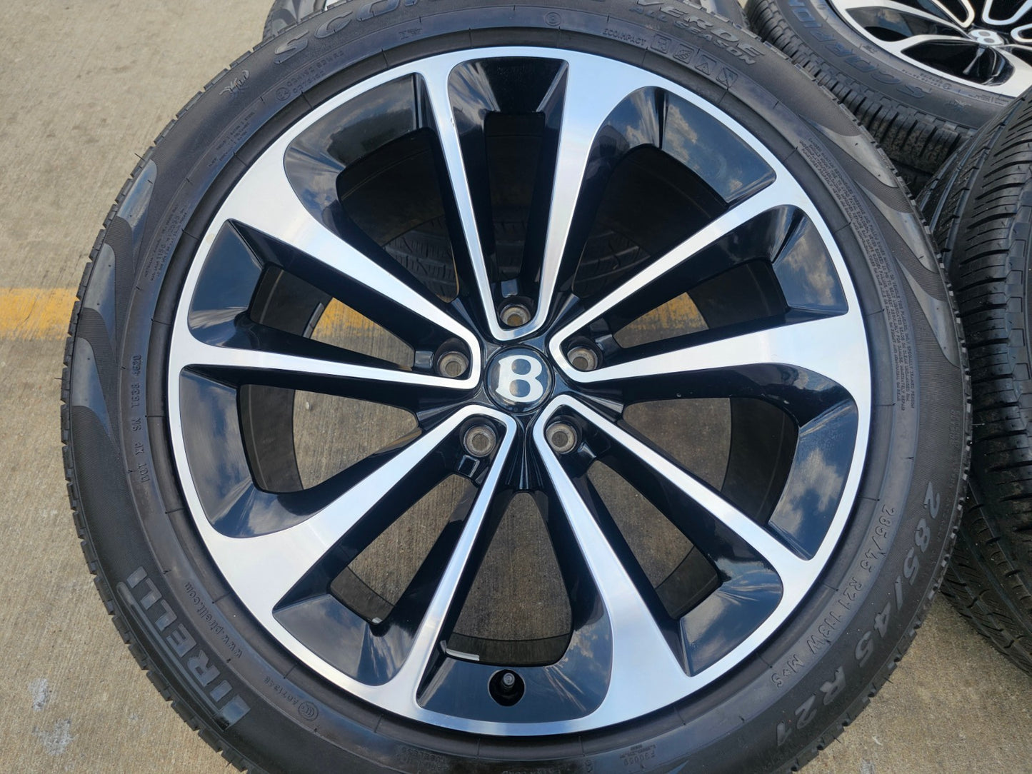 21" Bentley Bentayga OEM wheels rims black Mulliner Continental Flying Spur GT