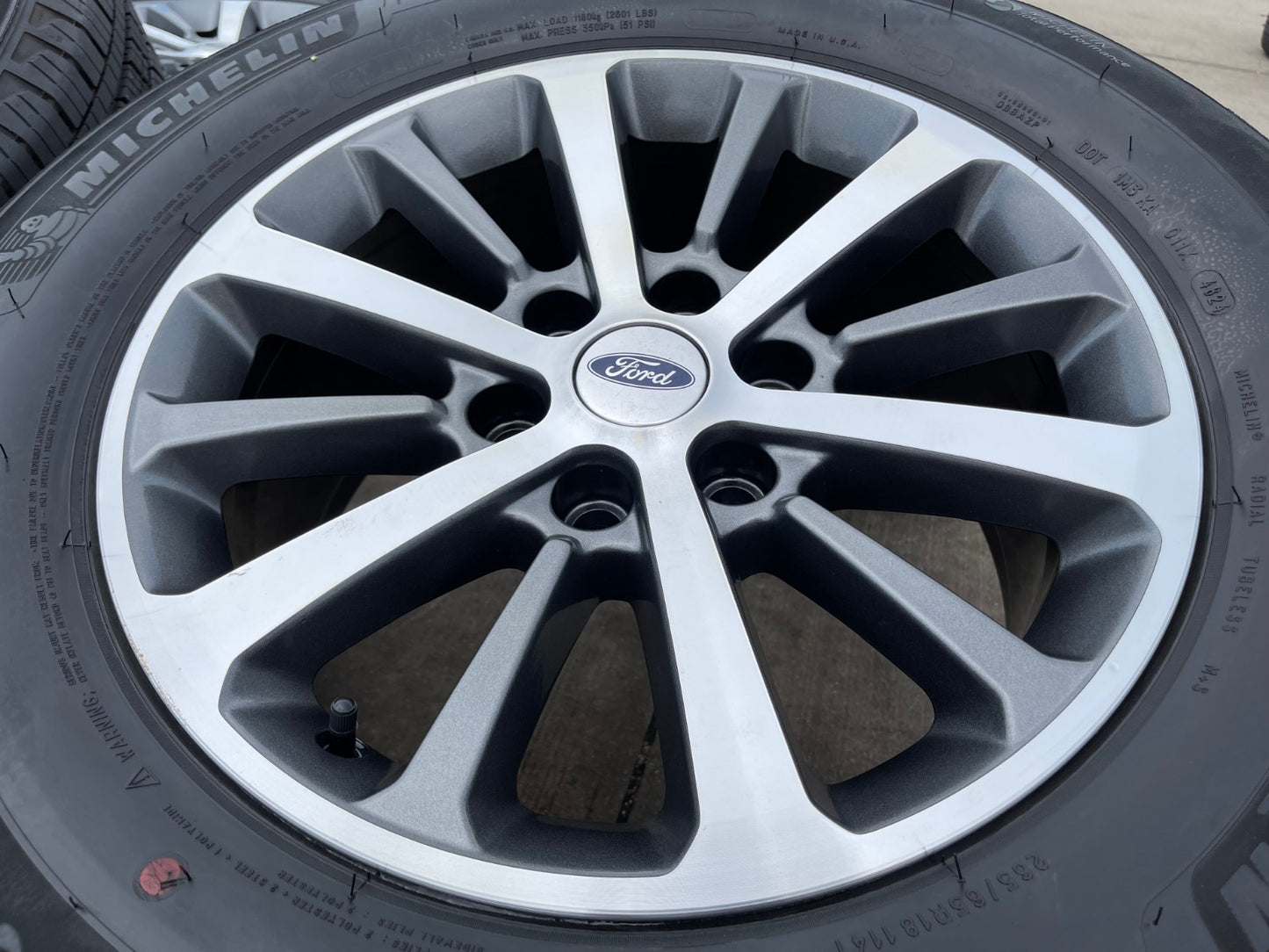 18" Ford F-150 Expedition 10142 OEM rims wheels tires MICHELIN NEW