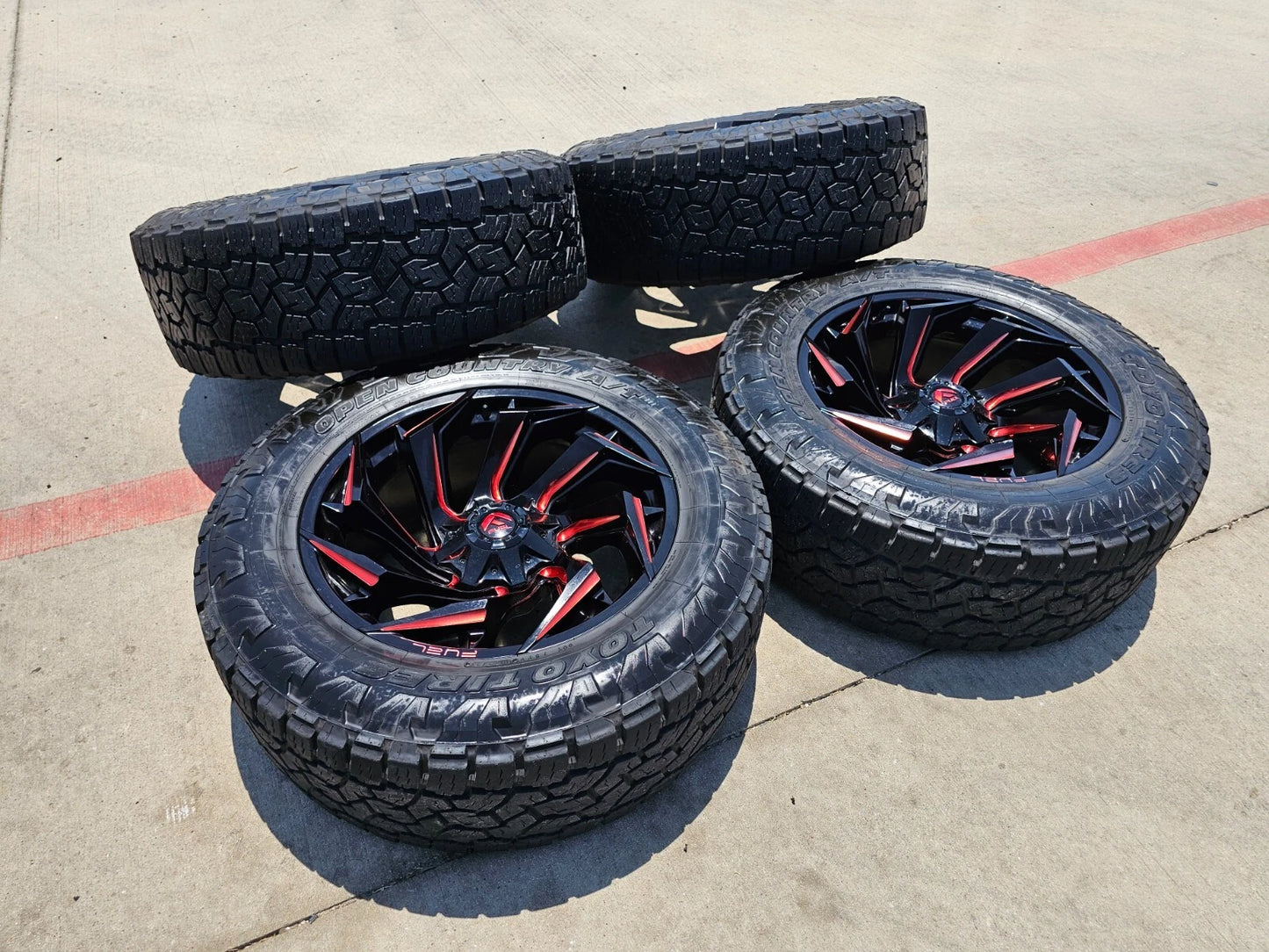 22x10 FUEL D775 Reaction Chevy Dodge Ram 2500 3500 wheels rims 37" 8x165 8x6.5