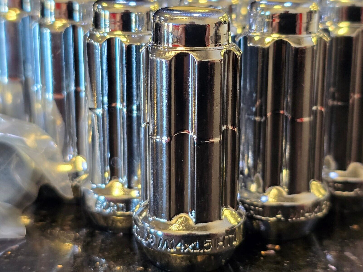 (32) 14x1.5 lug nuts chrome RAM 2500 3500 Chevy Silverado GMC Sierra lugs