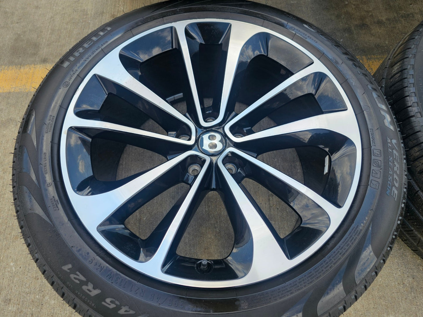 21" Bentley Bentayga OEM wheels rims black Mulliner Continental Flying Spur GT